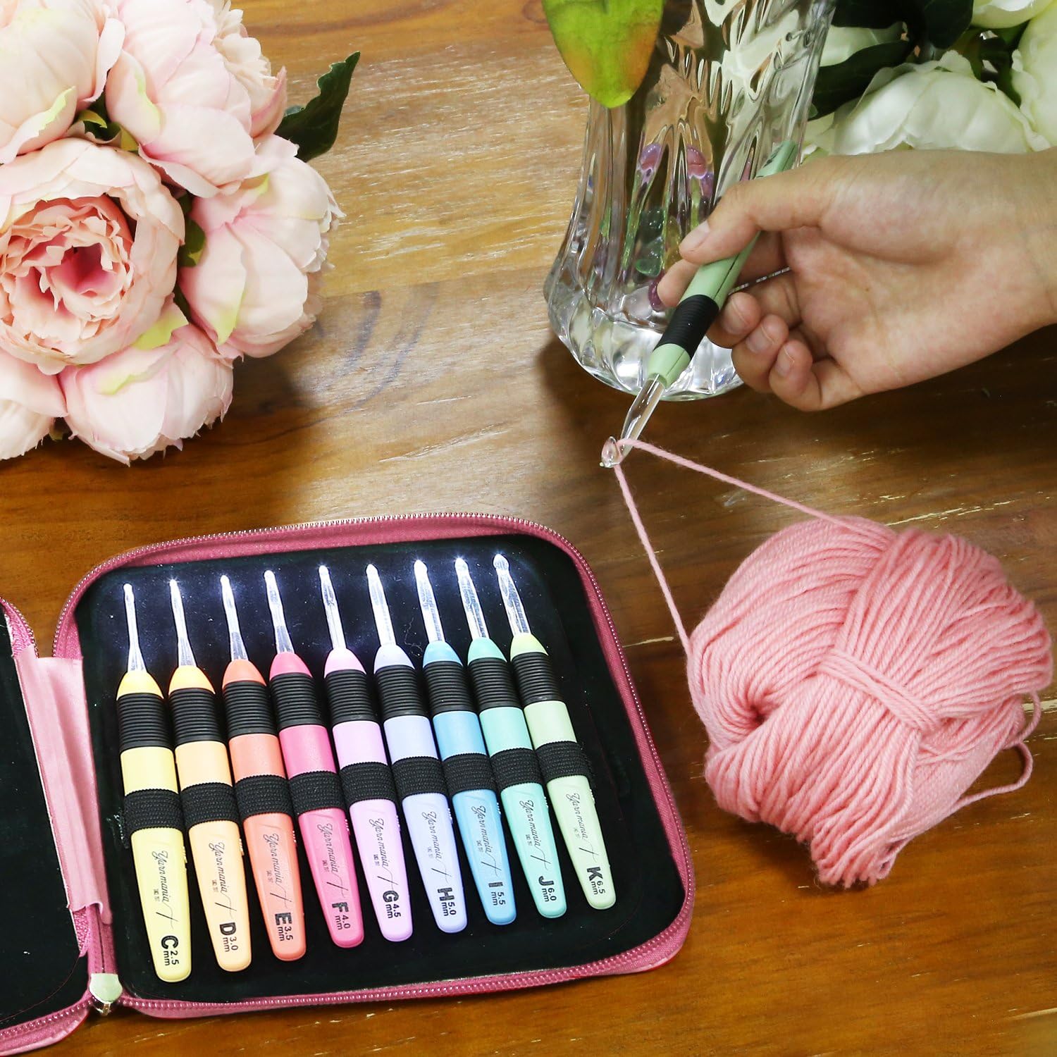 Yarn Mania Light Up Crochet Hooks | Lighted Crochet Hooks Set w/Crochet Case & 9 Ergonomic Crochet Hooks (Sizes 2.5mm-6.5mm) (Pink)