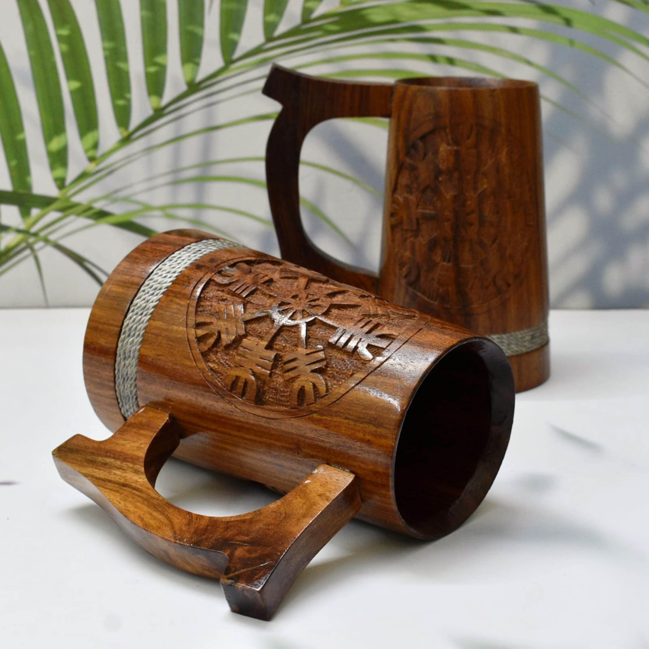 Boccale in legno per birra, stile vichingo, 590 ml, boccale da birra in legno naturale, regalo di nozze e compleanno per lui (set di 2 boccali in legno vichingo)