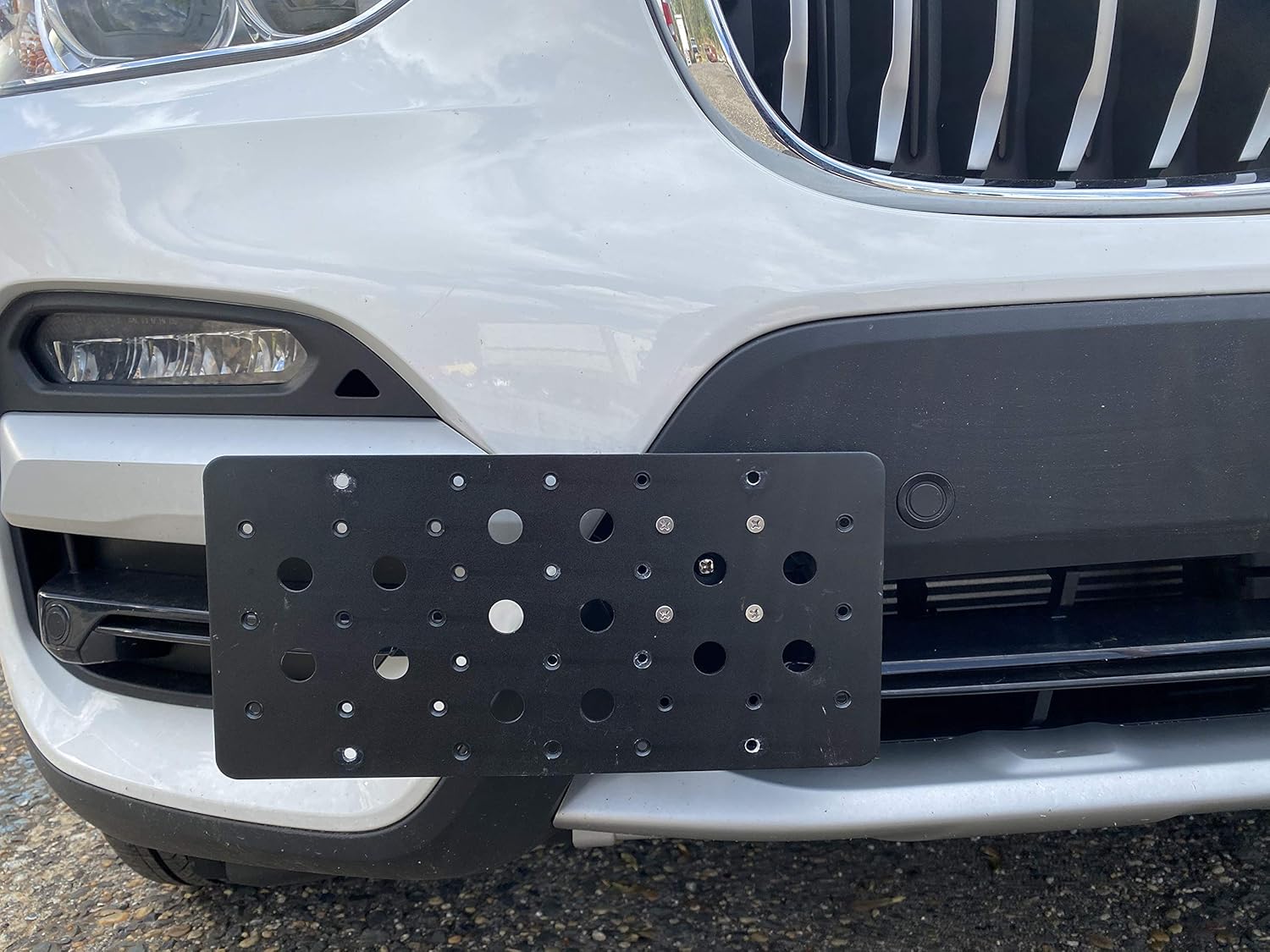 Amazon.com: Front Bumper Tow Hook License Plate Mount Bracket for BMW ...