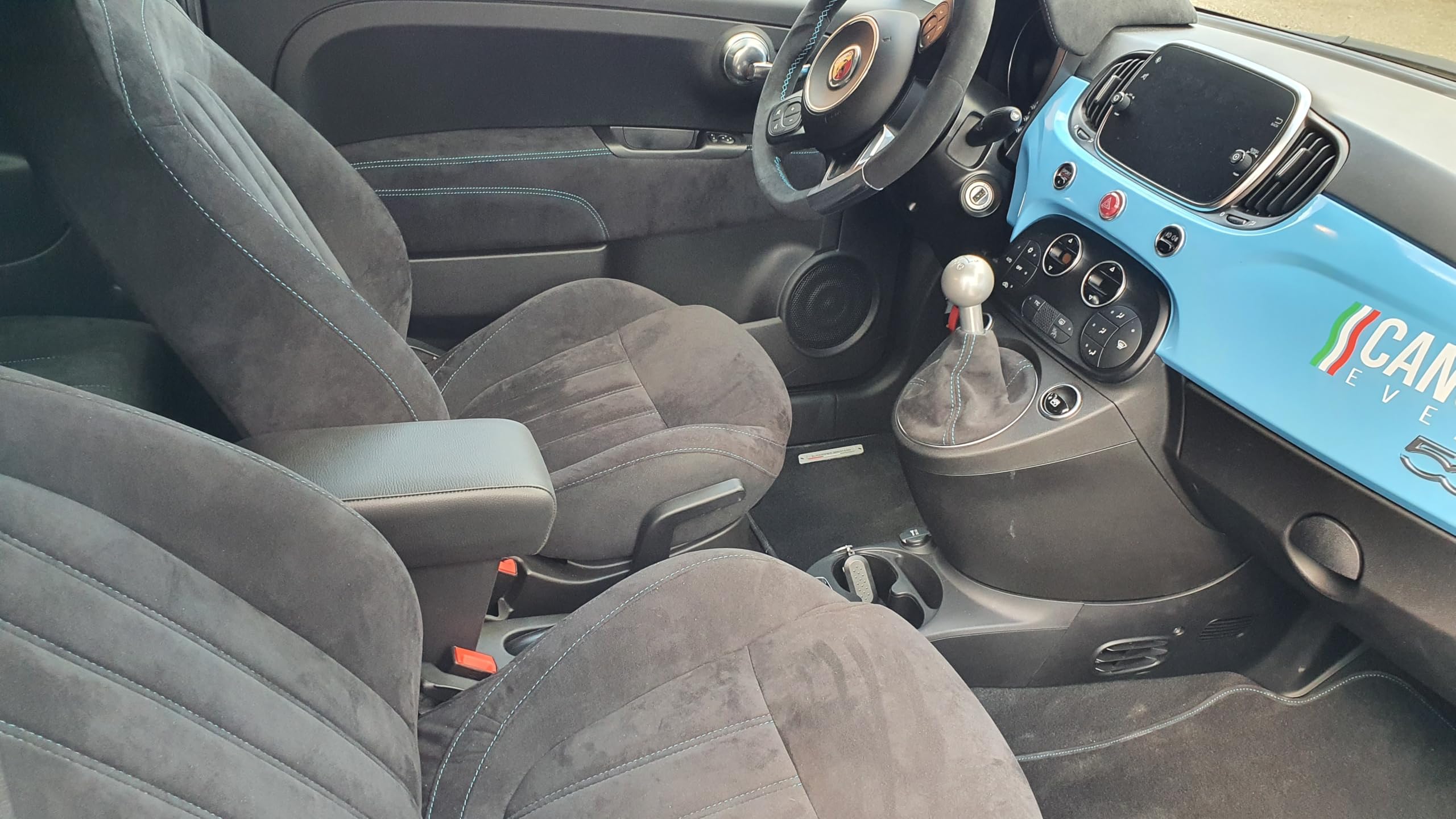 WOOD COMPANY Bracciolo Premium Compatibile con Fiat 500 (2015-2025) in Ecopelle Nera con Grande portaoggetti formato XXL