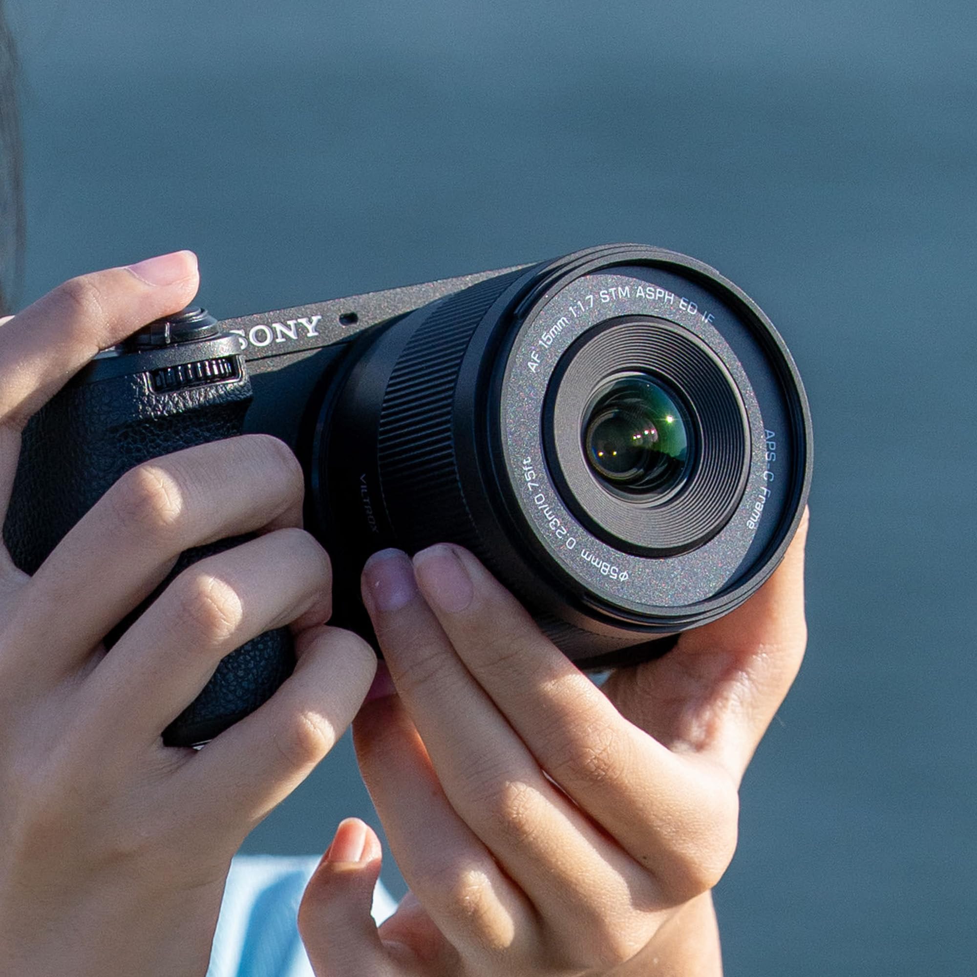 VILTROX 15mm F1.7 E-Objektiv für Sony E-Mount, AF 15mm f/1.7 Ultra-Weitwinkel-Autofokus APS-C E Objektiv, kompatibel mit Sony a6300 a6400 a6500 a6600 ZV-E10 FX30 A6700 ZV-E10II a7 R 7 x A7 R / A9