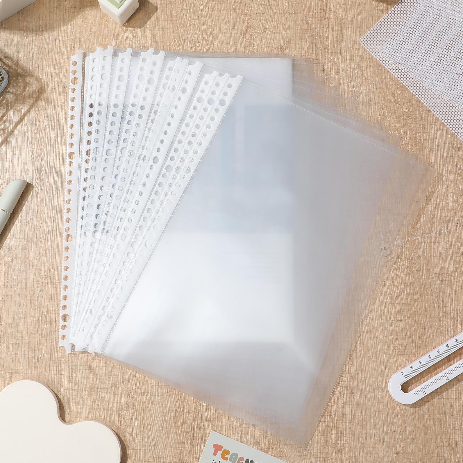 Abaodam Lot de 100 Pochettes Transparentes A4 pour Classeur, 30 Trous, en Plastique Résistant, pour Usage Personnel et Scolaire, Protection et Rangement de Documents