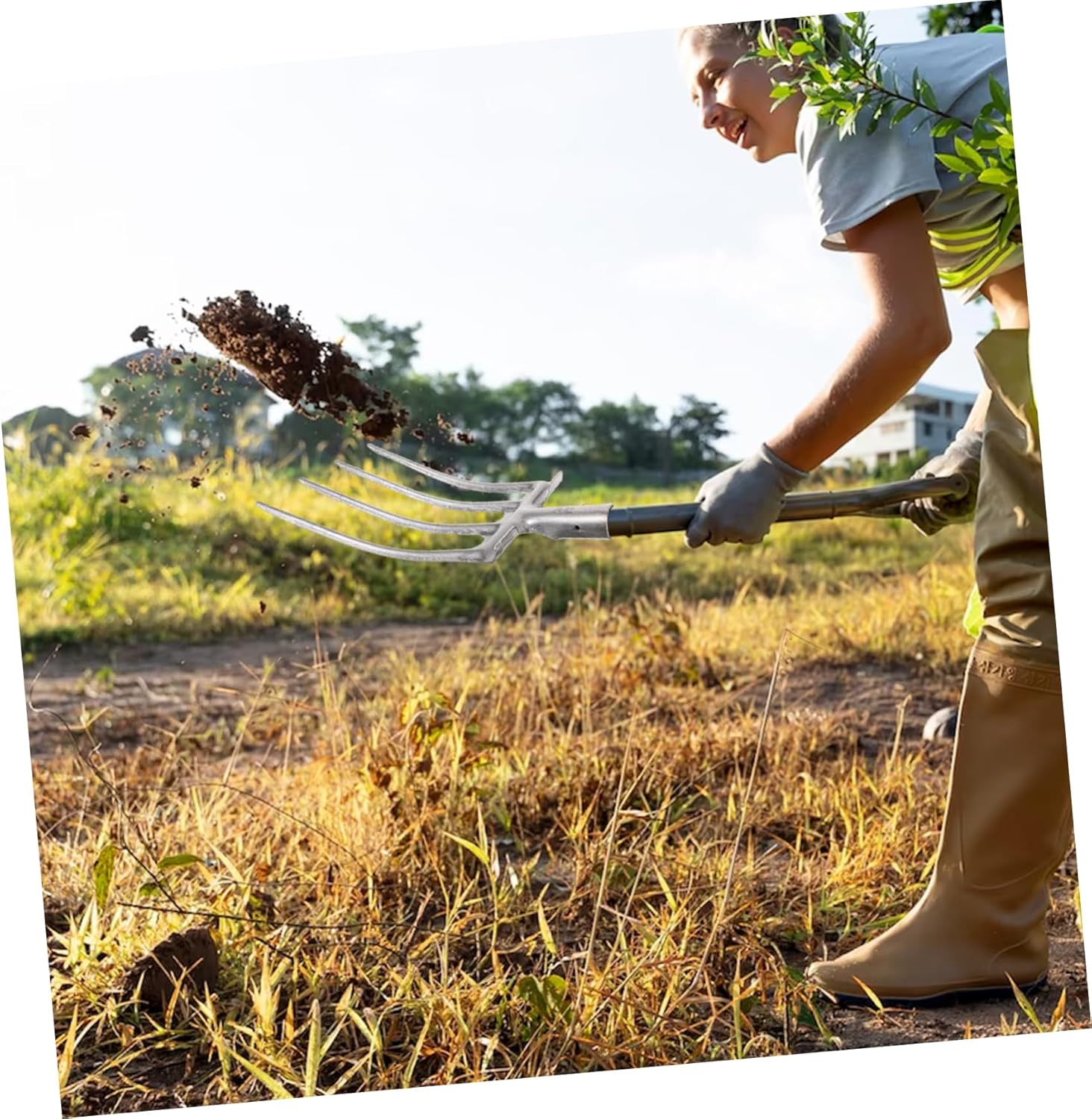 Toyvian Multi-Function Garden Hoe Cultivator Rake for Weeding Loosening Soil Hand Shovel Lawn Tools