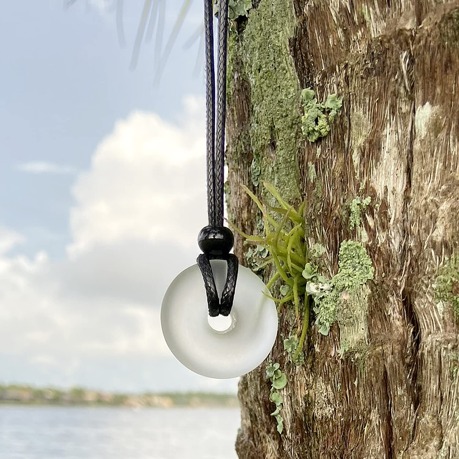 Joyería de cristal de mar, serie I am Happy, collar clásico de dona de la suerte, dije de cristal de estilo hawaiano, amuleto de protección y buena suerte, joyería de playa para mujeres y hombres,