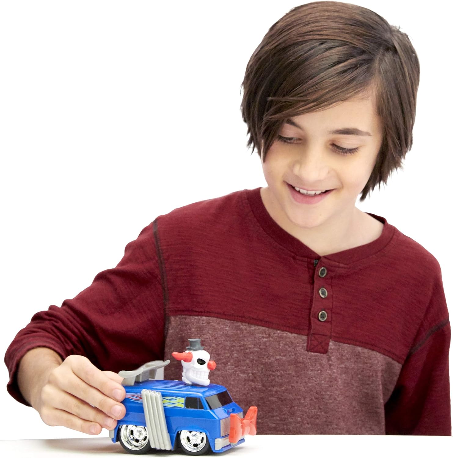 MGA Entertainment Wreck Royale Exploding Crashing 2 Pack Double Trouble Vs. King Cra$H Race Cars with 12 Mix 'N Match Explosive Parts, Multicolor, (Model: 565758)