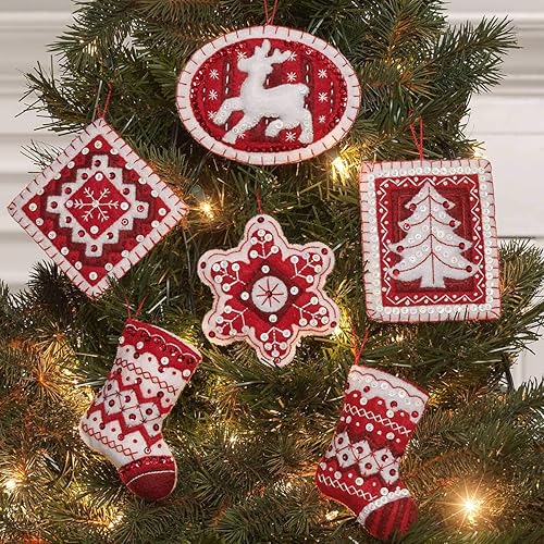 Miniatura 2 de Bucilla 86964E Fieltro Applique 6 Pc. Kit de ornamento, 4" x 4", Navidad nórdica, rojo y blanco