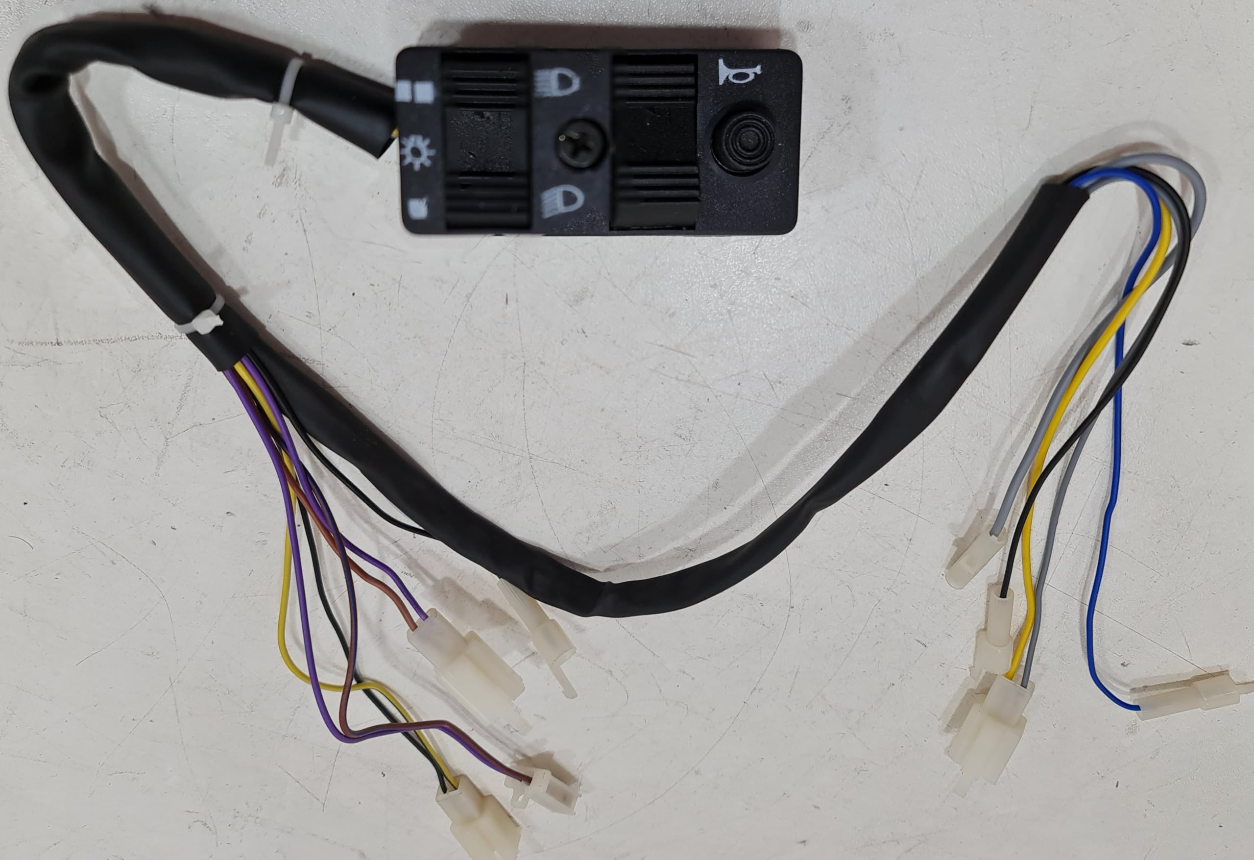 COMMUTATORE INTERRUTTORE DEVIO DEVIATORE FANALE LML star 125/150/151/200cc motore a marce