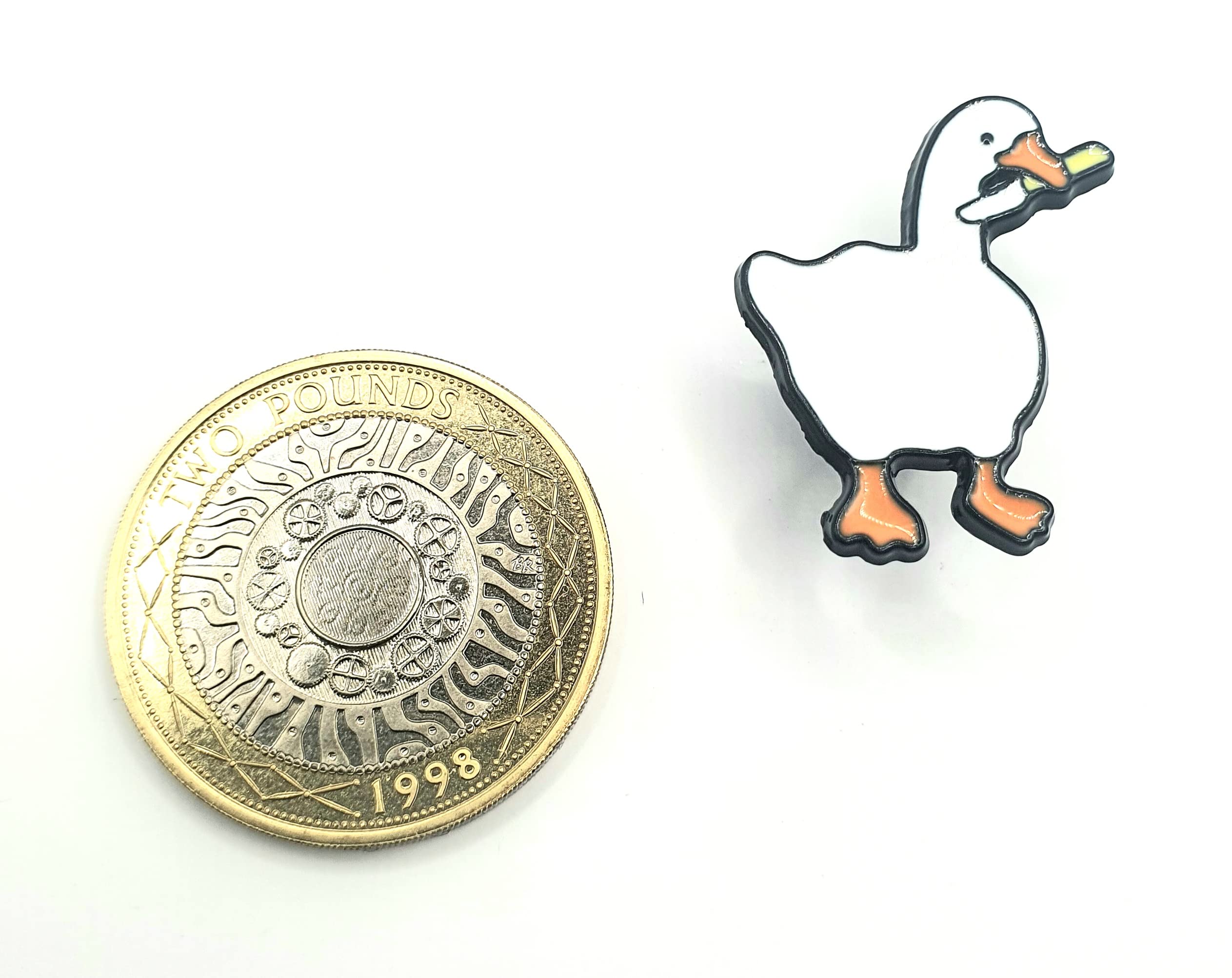 Angry Goose Knife Evil Meme Game Funny Metal Pin Badge HONK!