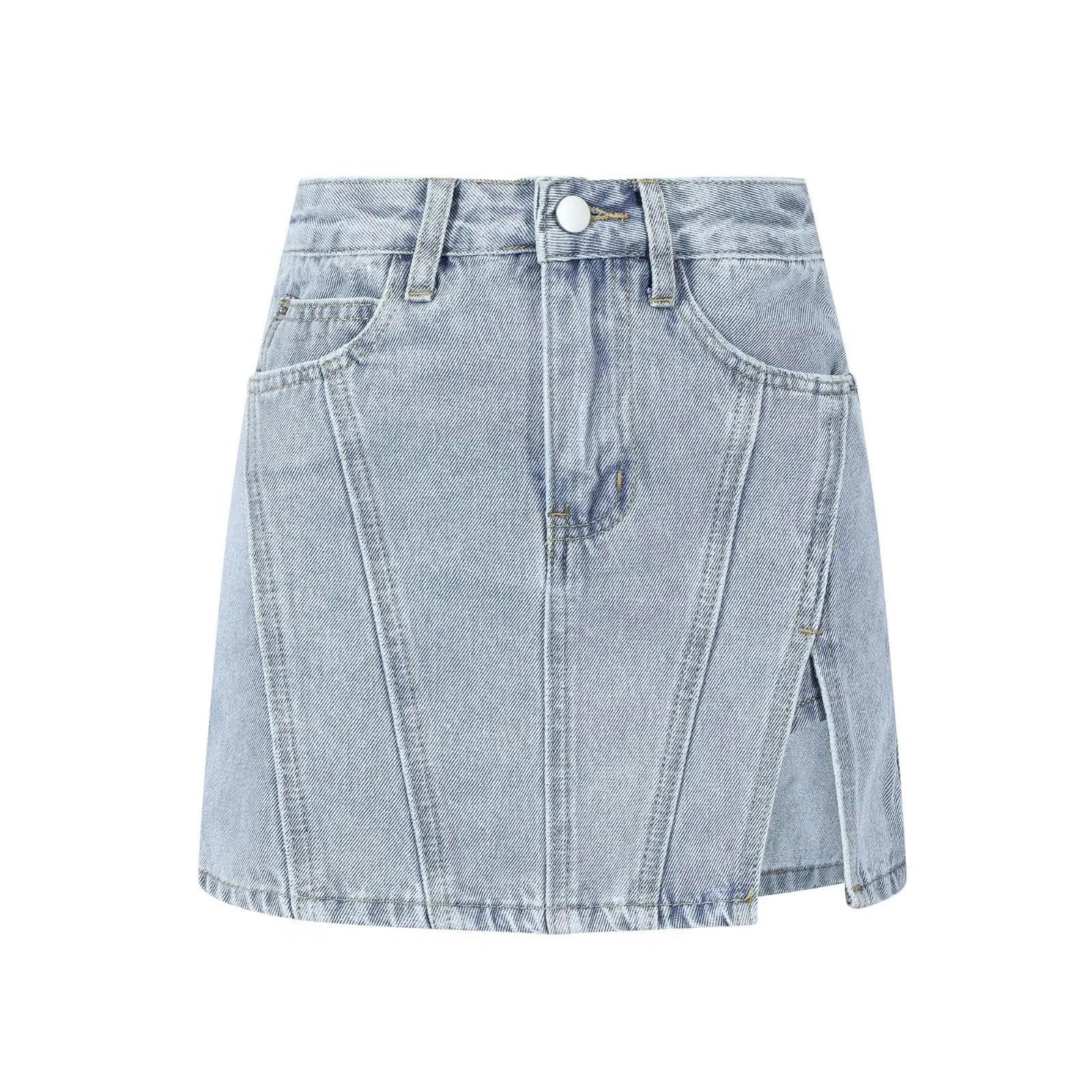 Jambes amincissantes et effet anti-exposition avec cette fausse jupe short