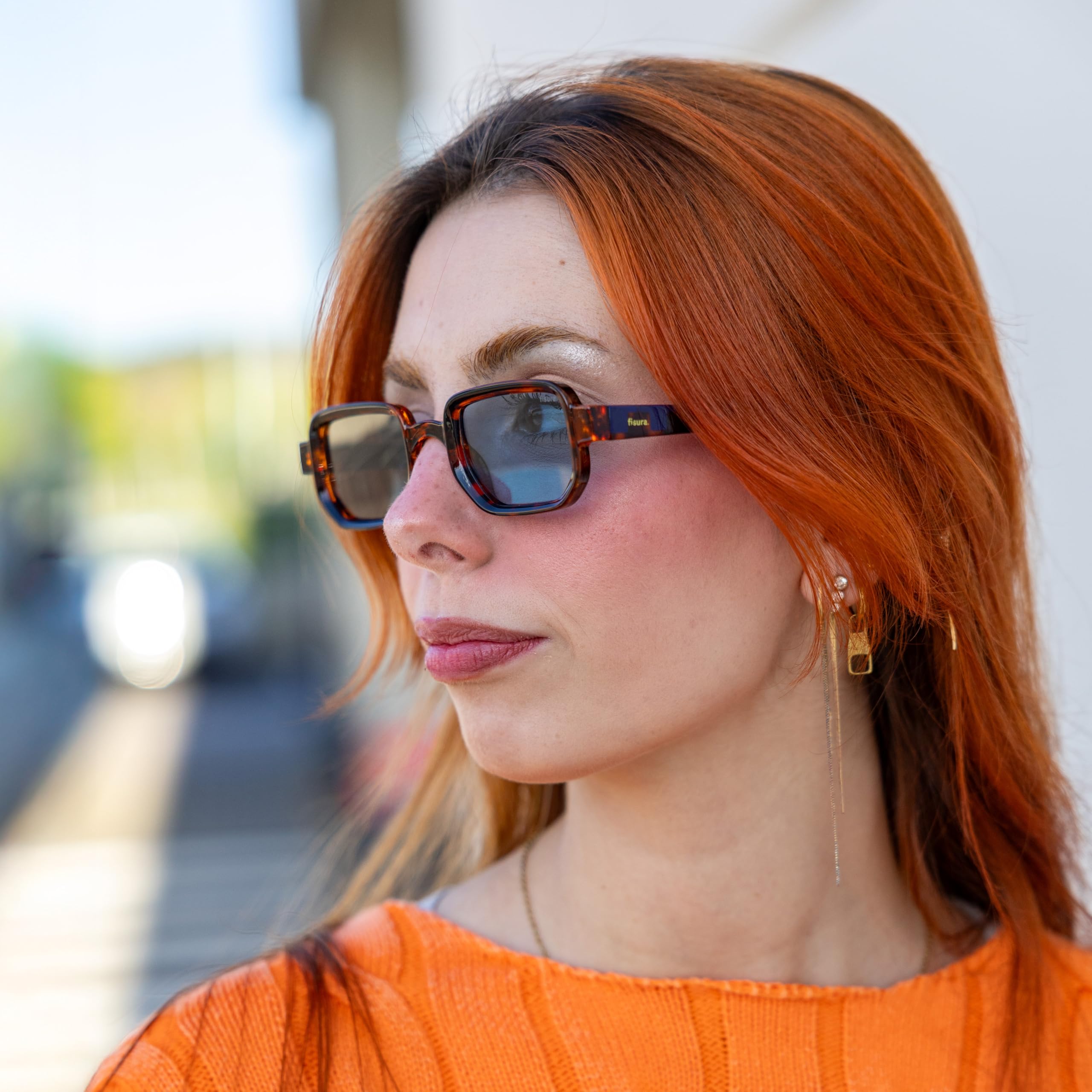 Fisura – Oryginalne damskie okulary przeciwsłoneczne "I'm chilling”. Polaryzacyjne okulary dla kobiet z futerałem, ściereczką do czyszczenia i metalowym opakowaniem do bezpiecznego przechowywania.