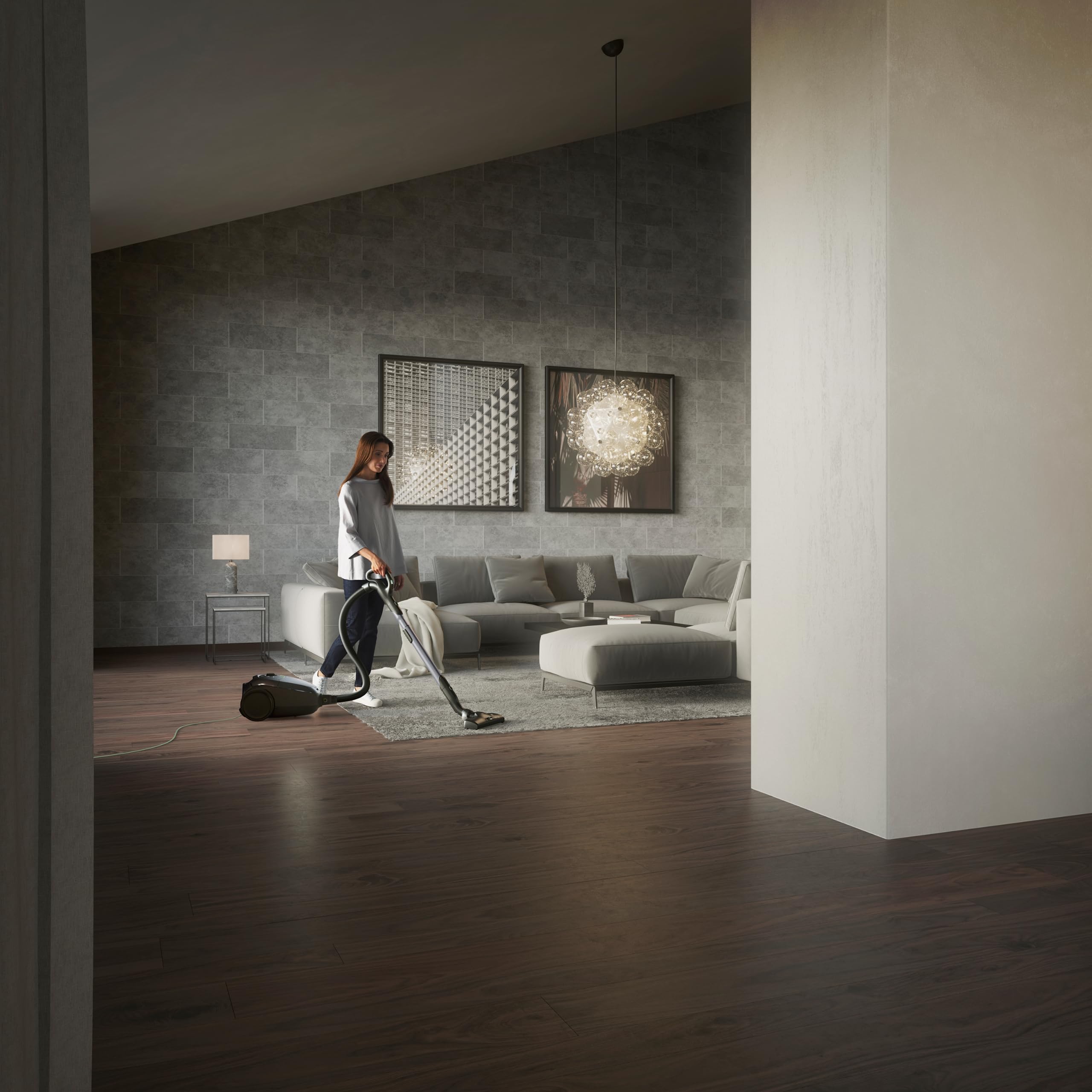 AEG Staubsauger mit Beutel, 75% Recyclingmaterial, Automatische Saugkraftregulierung, Extrem Leise auch auf Teppich, Aufnahme von Großen + Kleinsten Partikeln, Langes Kabel, 600W, Schwarz, VX82-1-ÖKO