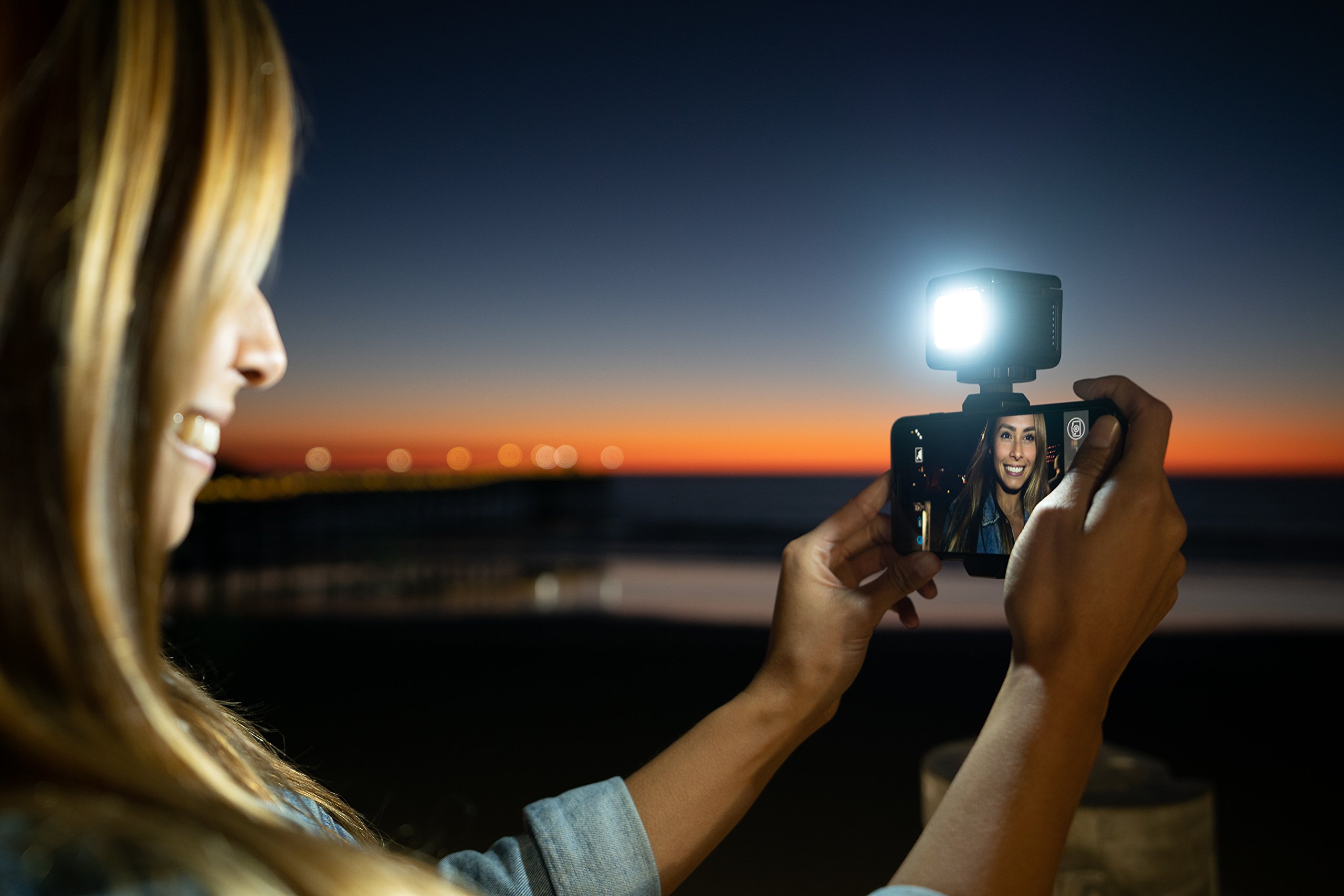 Amazon.co.jp: Lume Cube 軽量ポータブルスマートフォンクリップ  