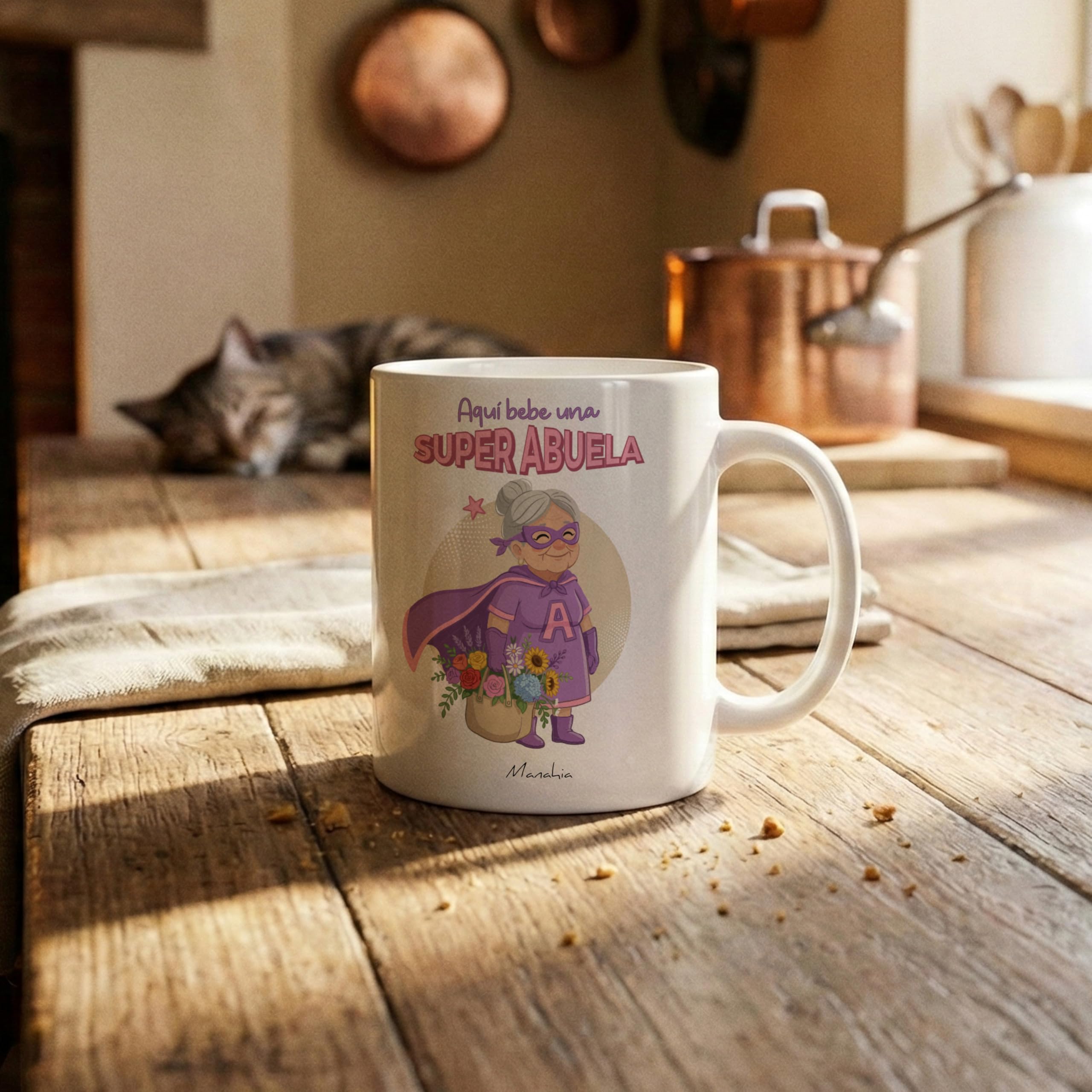 Manahia - Taza Abuelita - Aquí bebe una super abuela | Regalo Original Nietos, Superabuela - Idea Sorpresa Cumpleaños, Día de la madre, Navidad | Caja Regalo Kraft — view 4