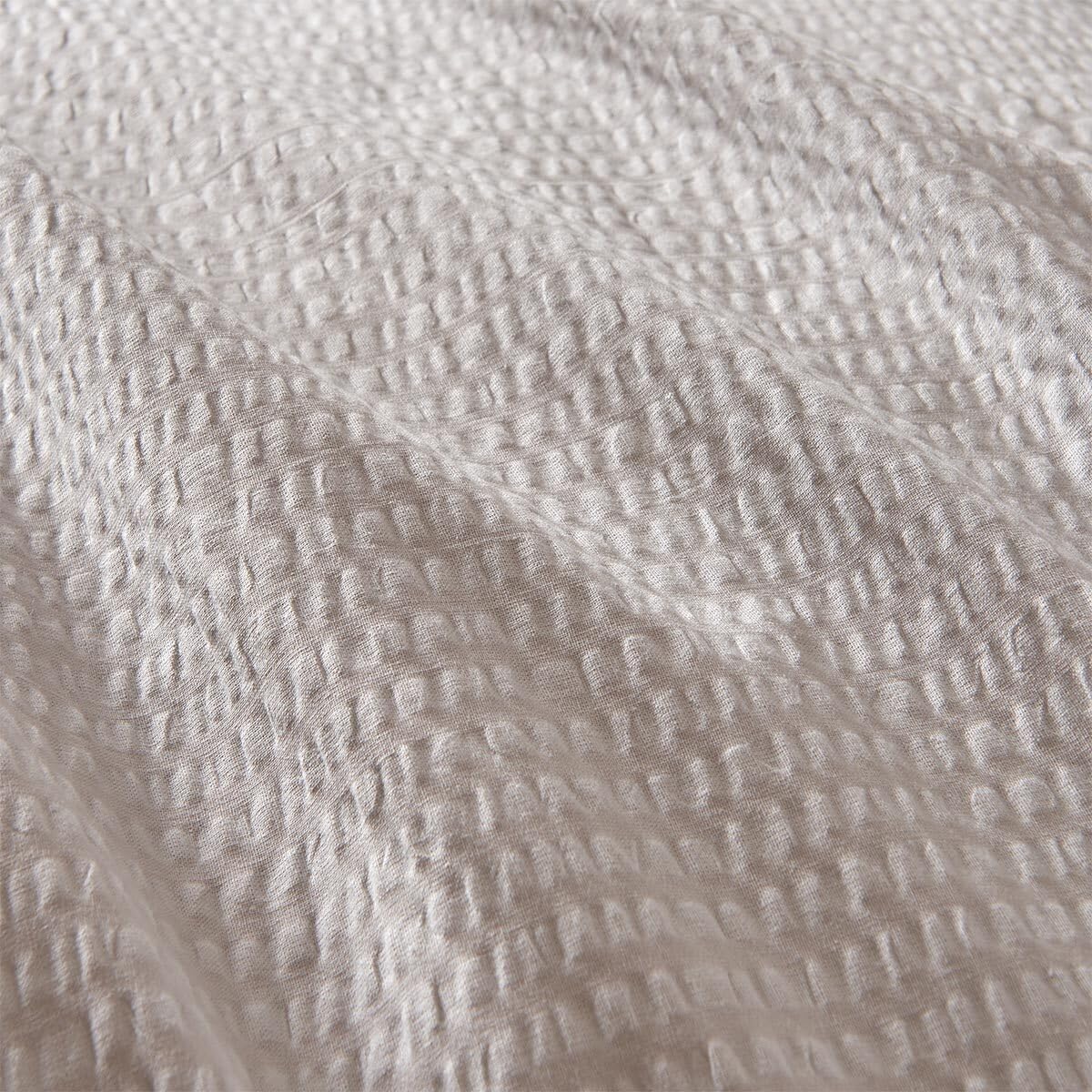 Traumschlaf Seersucker Bettwäsche Uni – Luftig leichte Sommerbettwäsche aus 100% Baumwolle – bügelfrei & atmungsaktiv – mit Reißverschluss – 155x220 cm + 80x80 cm, Silber