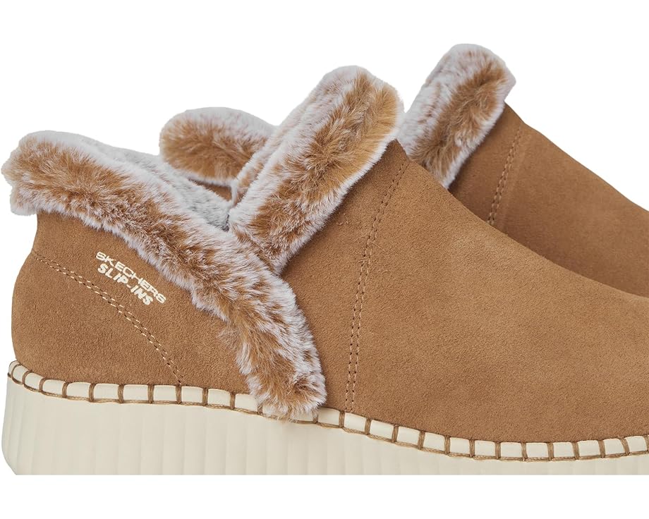 SKECHERS Wilshire Blvd - Fallin For You Hands Free Slip-Ins - Right View