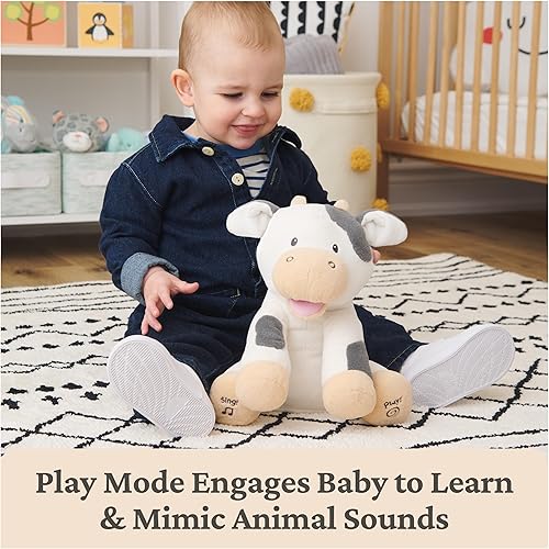 Miniatura 3 de Baby GUND Buttermilk the Cow Peluche Animado, Juguete Sensorial de Peluche Cantante, Canta Old MacDonald y Enseña Sonidos de Animales, CremaGris, 12"