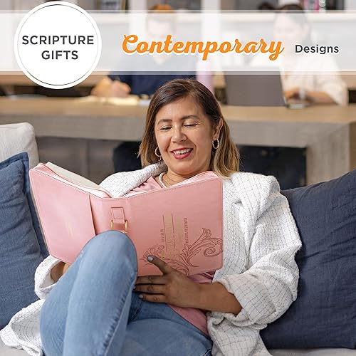 Miniatura 13 de Christian Art Gifts Funda de piel sintética para mujer, diseño floral rosa y dorado para mujer Todo a través de Cristo - Filipenses 413 Escritura