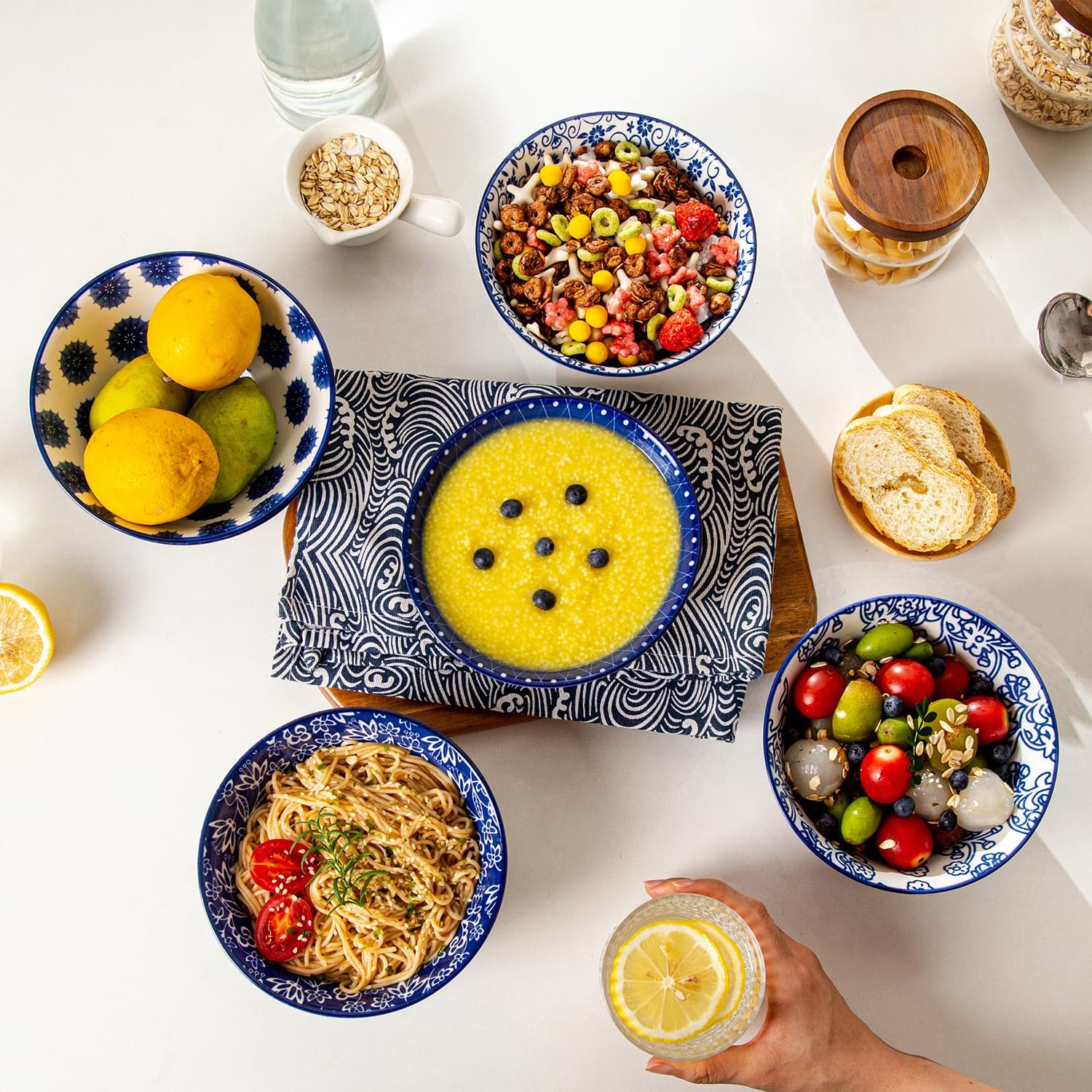 Cerkikセラミックスープボウルセット - 24オンス キッチン用ディープシリアルボウル - 6インチ ラージ 磁器 ディナーボウ  スープカップ&スプーン ペア 410ml Ripple リップル 陶器 美濃焼 木製 （ スープボウル スープマグ スプーン 木製スプーン カップ  スープ シチュー ...