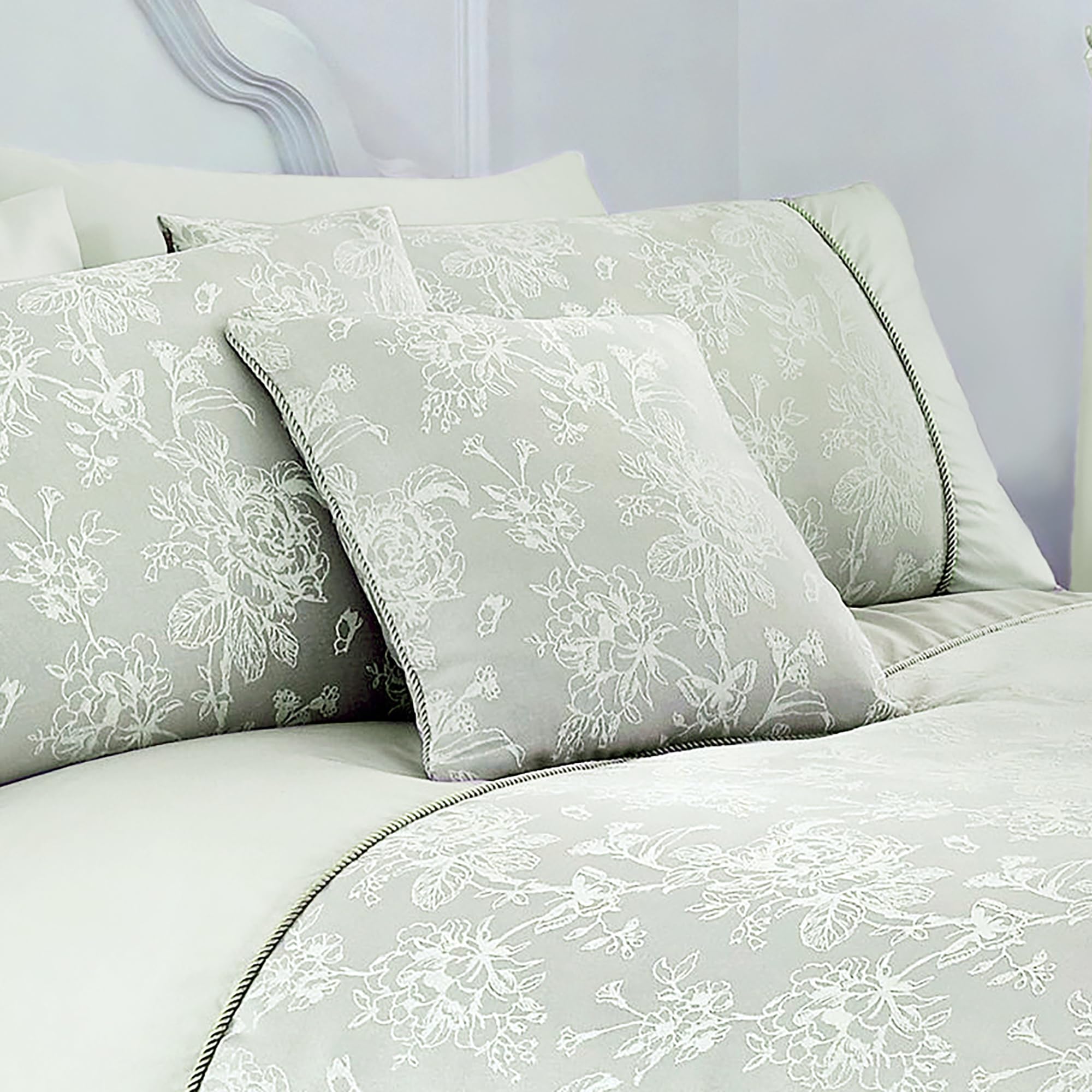 Dreams & Drapes Woven Jasmine Cushion, Polyester Fill, Jacquard Style, 43 x 43 cm, Green, Square, Zip Opening, 55% Cotton/45% Polyester Cover, Floral Pattern, Adult