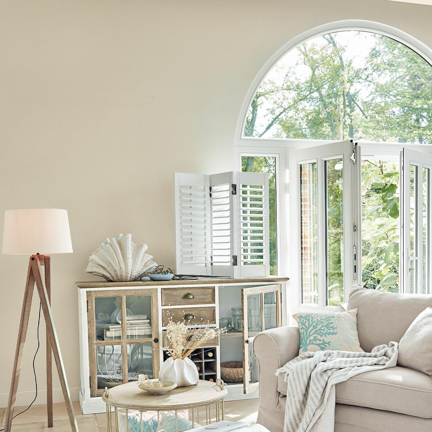 Loberon Shutter Ventura, weiß | individueller Sicht- und Sonnenschutz, verstellbare Lamellen, Dekoration, Wohn-Accessoire, Kiefernholz