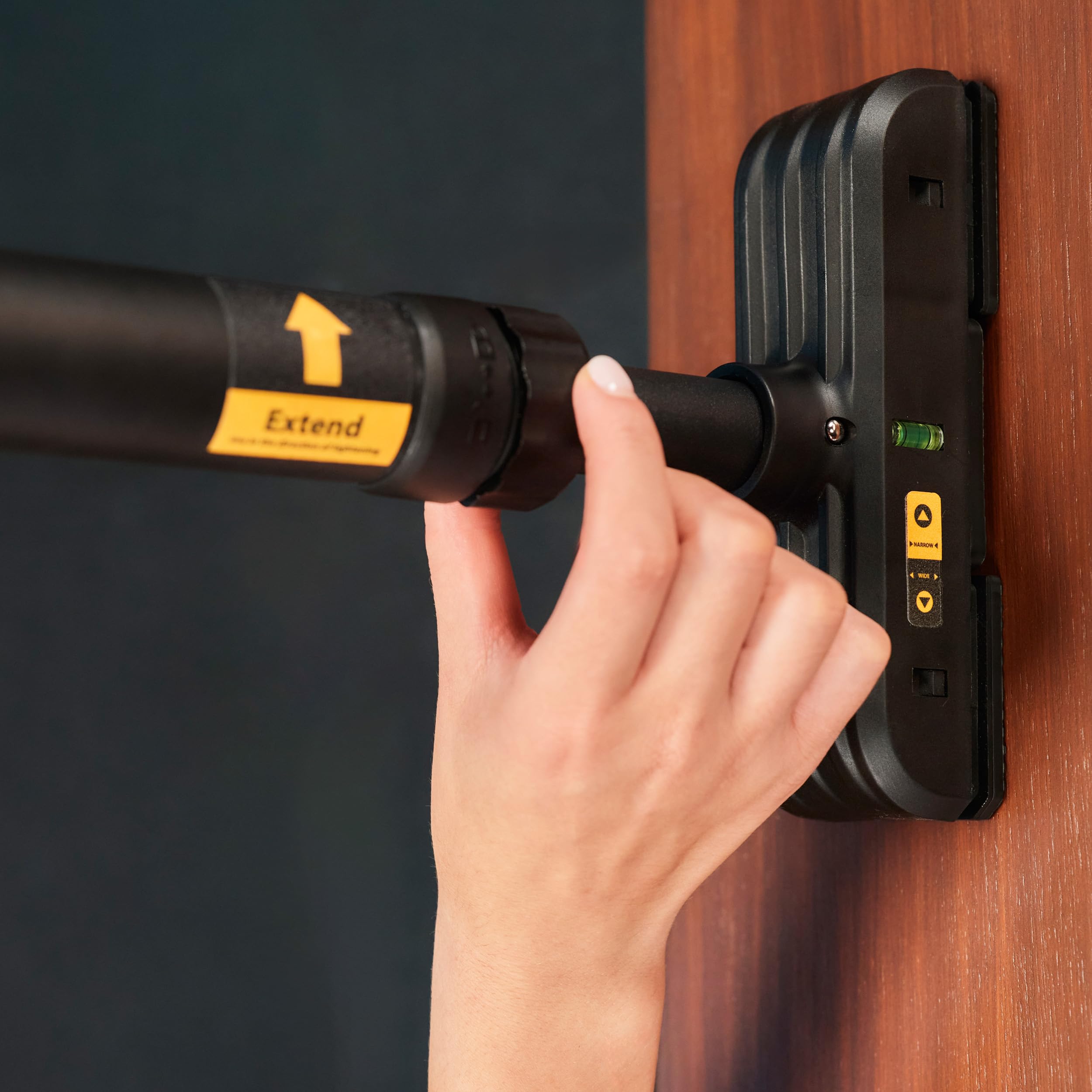 TREX SPORT Türrahmen Wasserwaage Klimmzugstange 72-110cm bis 200kg TX-020PB | Pull Up Bar & Trainingsstange Türrahmen ohne Bohren, Türreck verstellbar für Klimmzüge, stabil, Anti-Rutsch