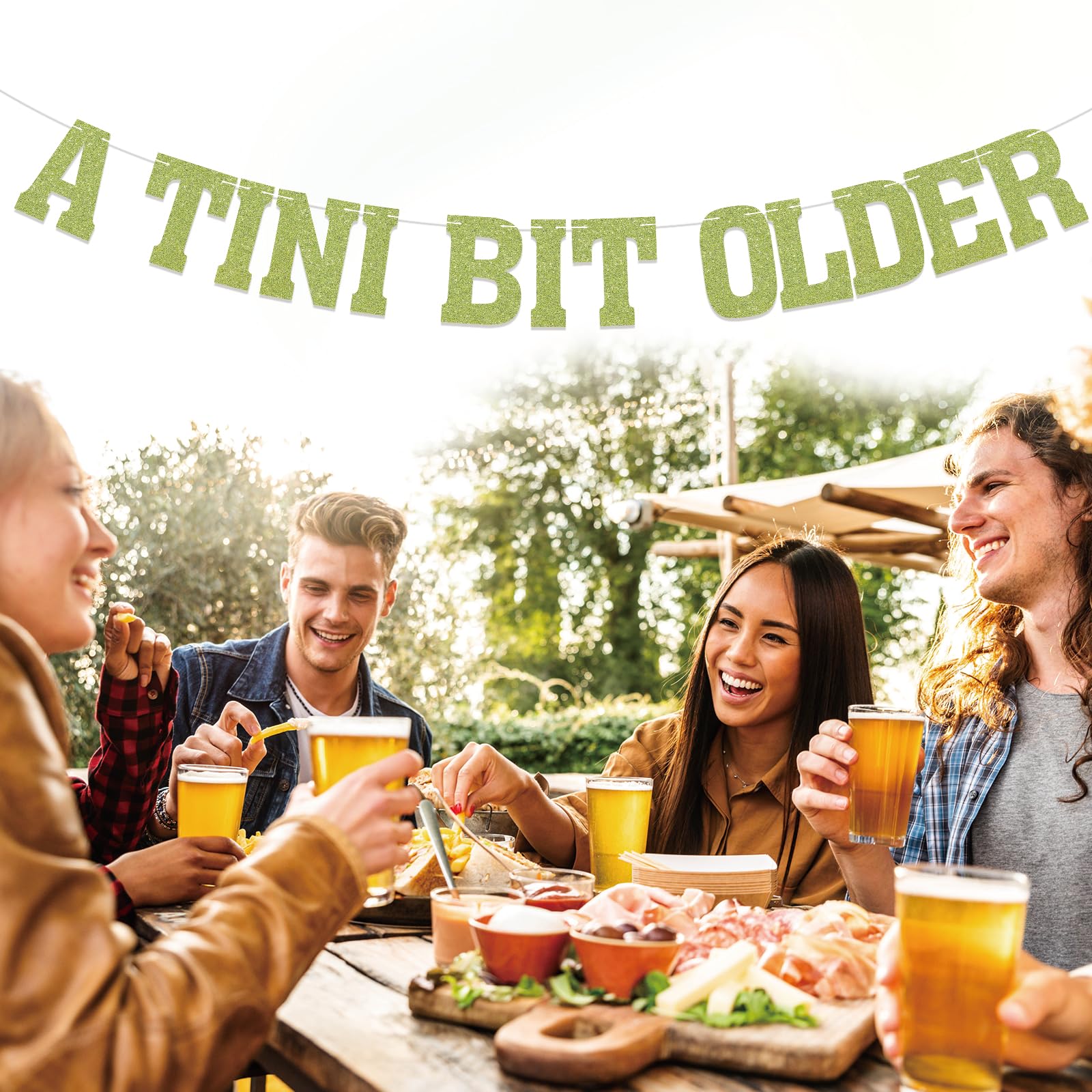 CIEQR "A Tini Bit Older" Banner – Martini Bar Party Dekoration, Geburtstagsbanner, Lustiger Spruch