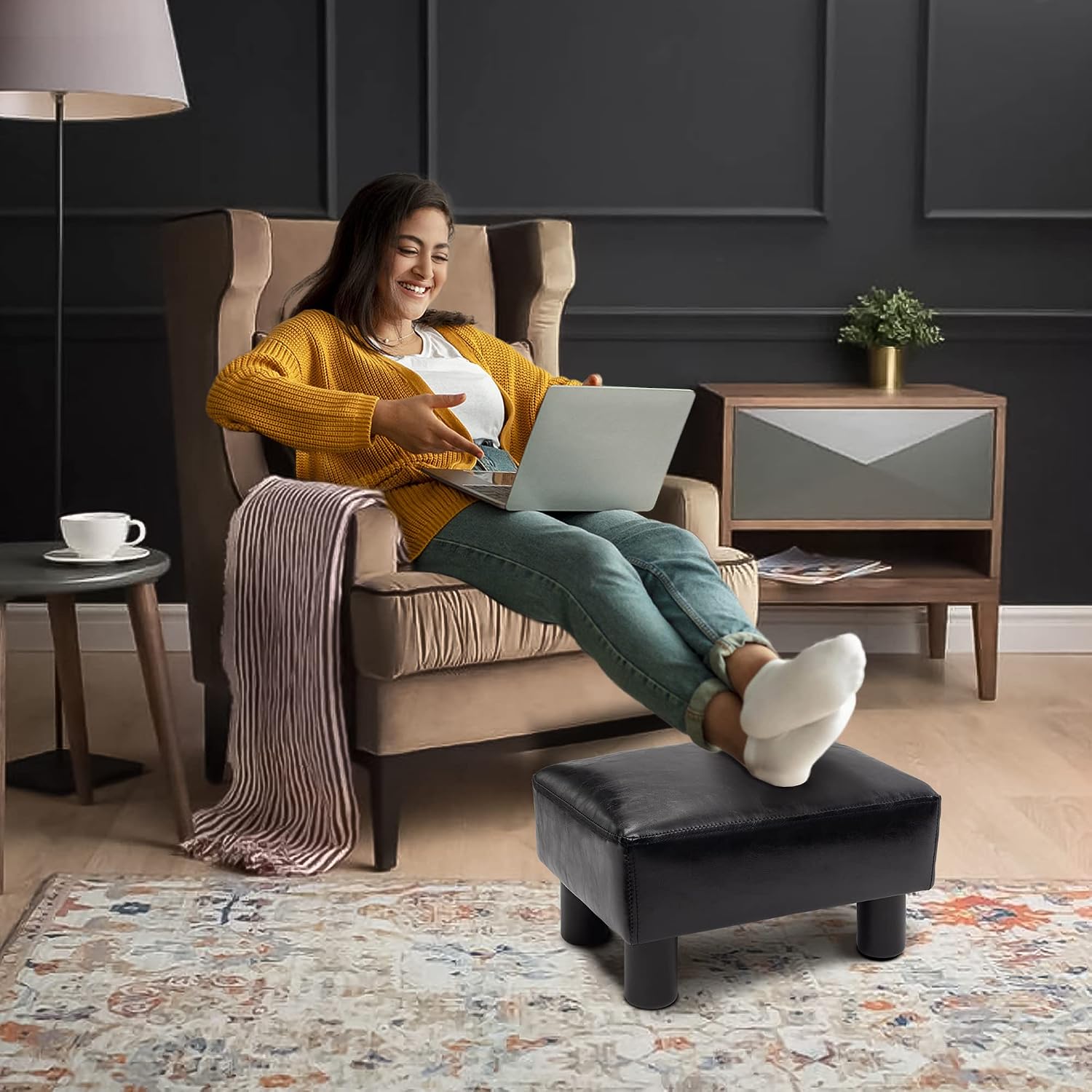 windaze Foot Stool Ottoman, PU Leather Footstool with 4 Non-Slip Plastic Legs, Modern Rectangle Footrest Small Step Stool Ottoman for Living Room, Bedroom, Office, Black