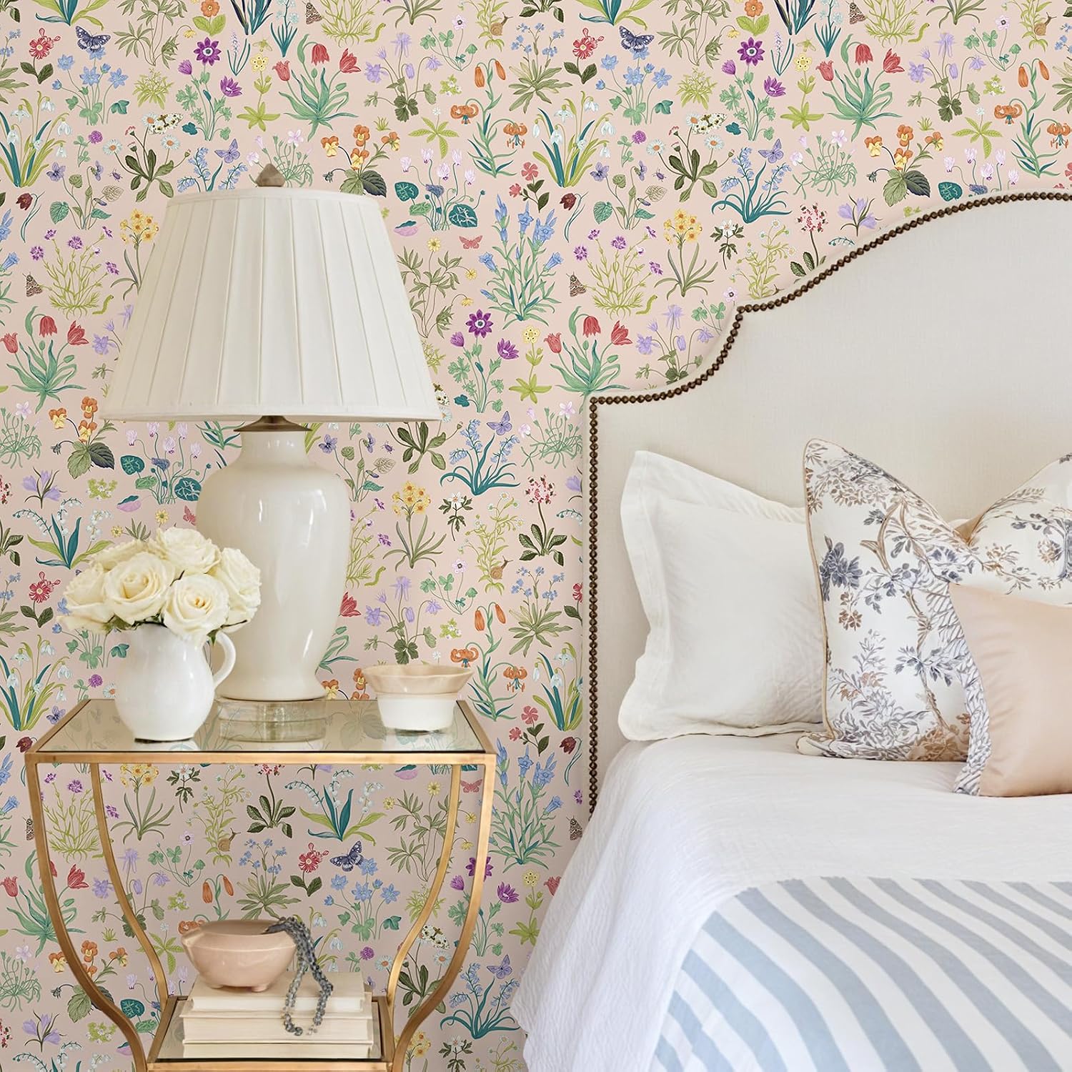 VEELIKE Vintage Pink Floral Peel and Stick Wallpaper Boho Meadows Floral Wallpaper for Girls Room Bedroom 17.7''x354'' Removable Self Adhesive Pink Floral Contact Paper for Cabinets Walls Drawers