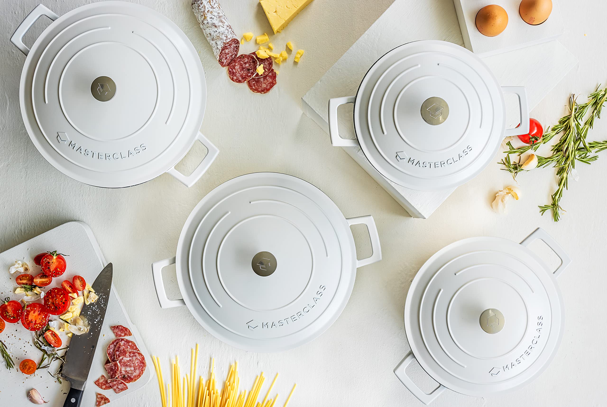 MasterClass Petite cocotte avec couvercle 2,5L/20 cm, en fonte d'aluminium légère, adaptée à la plaque à induction et au four, crème