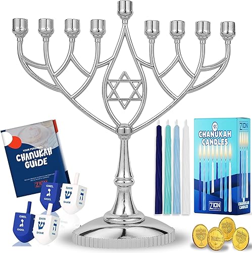 Zion Judaica - Kit de valor Hanukkah Menorah de tamaño completo de 9 pulgadas 44 velas de colores folleto completo de guía Janucá 6 dreidels de