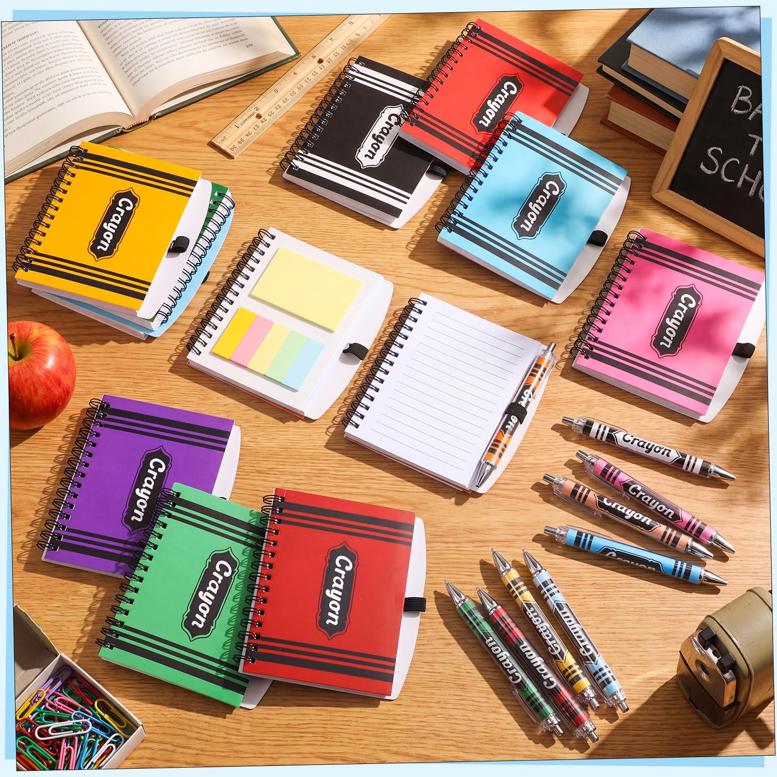 24 cuadernos y bolígrafos para el regreso a clases, 12 coloridos diarios de bolsillo en espiral con temática de crayón, 12 bolígrafos a granel, suministros de crayón a granel, regalos de