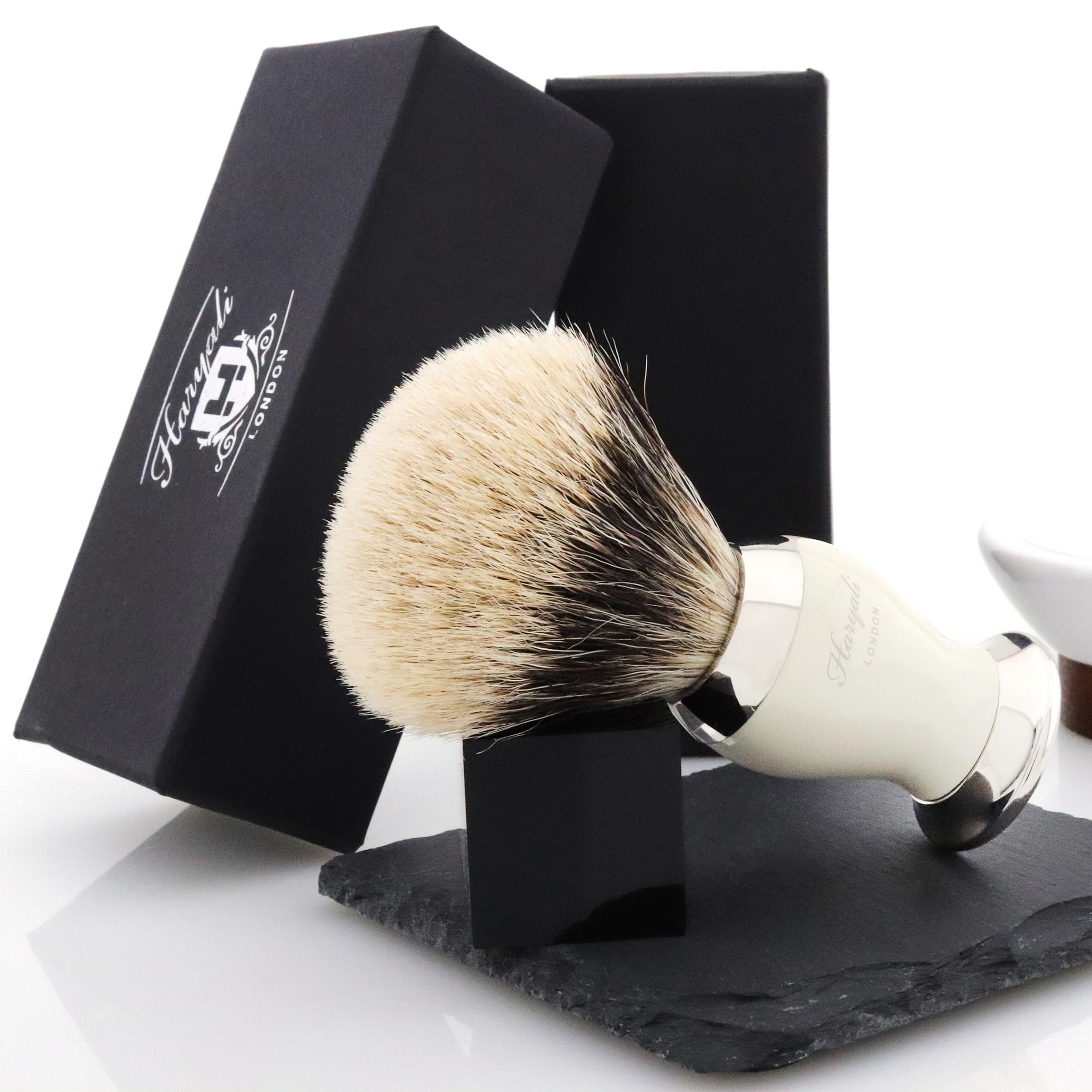 Haryali London Silvertip - Pennello da barba in setole di tasso sintetico, da uomo, con manico in resina preziosa color avorio, base rivestita in ottone, strumento per la pulizia dei peli del viso e