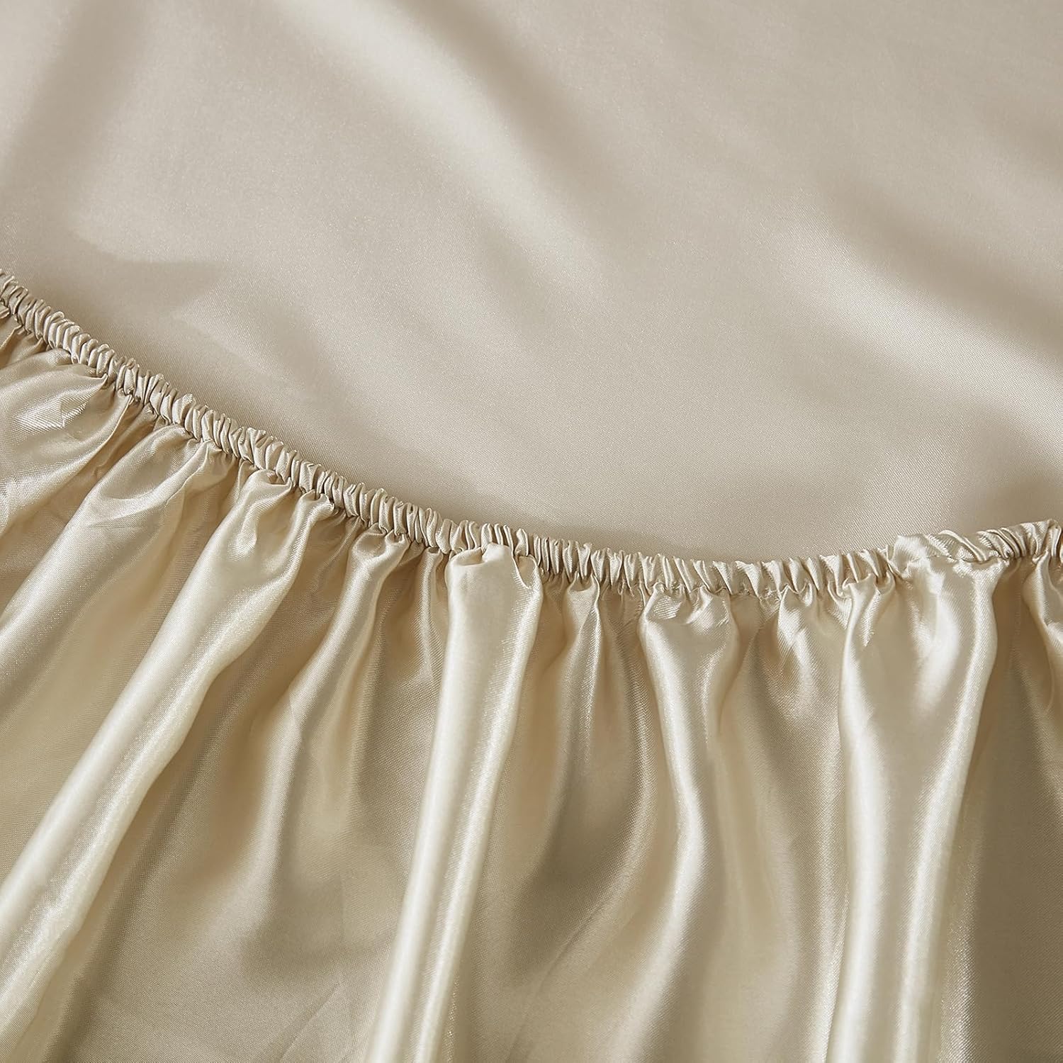 Bedding_Dreamer Beige Silky Comforter Set Satin Queen Bed in a Bag 8 Pieces Luxury Hotel Silky Bedding with 1 Comforter, 1 Flat Sheet, 1 Fitted Sheet, 4 Pillowcases, 1 Cushion Cover (Queen, Beige)