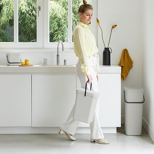 Miniatura 13 de Brabantia Sort & Go - Bote de basura para alimentos (1.6 galones/verde abeto) Pequeño organizador de abono de cocina con asa y tapa extraíble, fácil