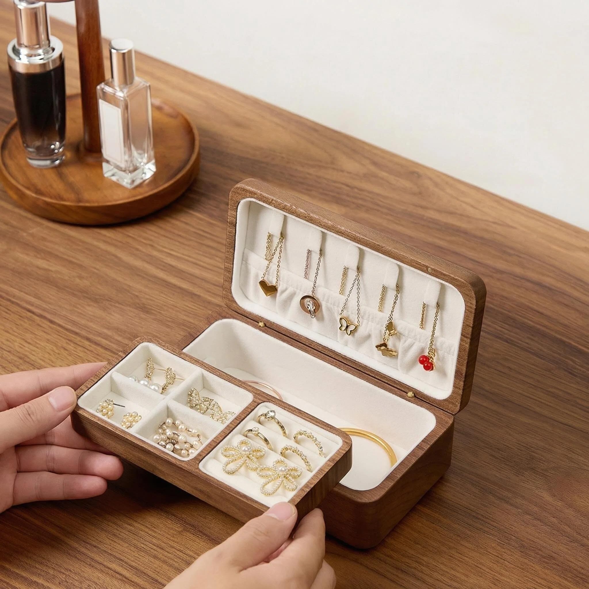 pu&lizfii Kleine Schmuckschatulle aus Walnussholz, mit Samtinnenseite, Magnetverschluss, Mini-Reise-Schmuck-Organizer für Halsketten, Ohrringe, Ringe, kleine Accessoires, elegante
