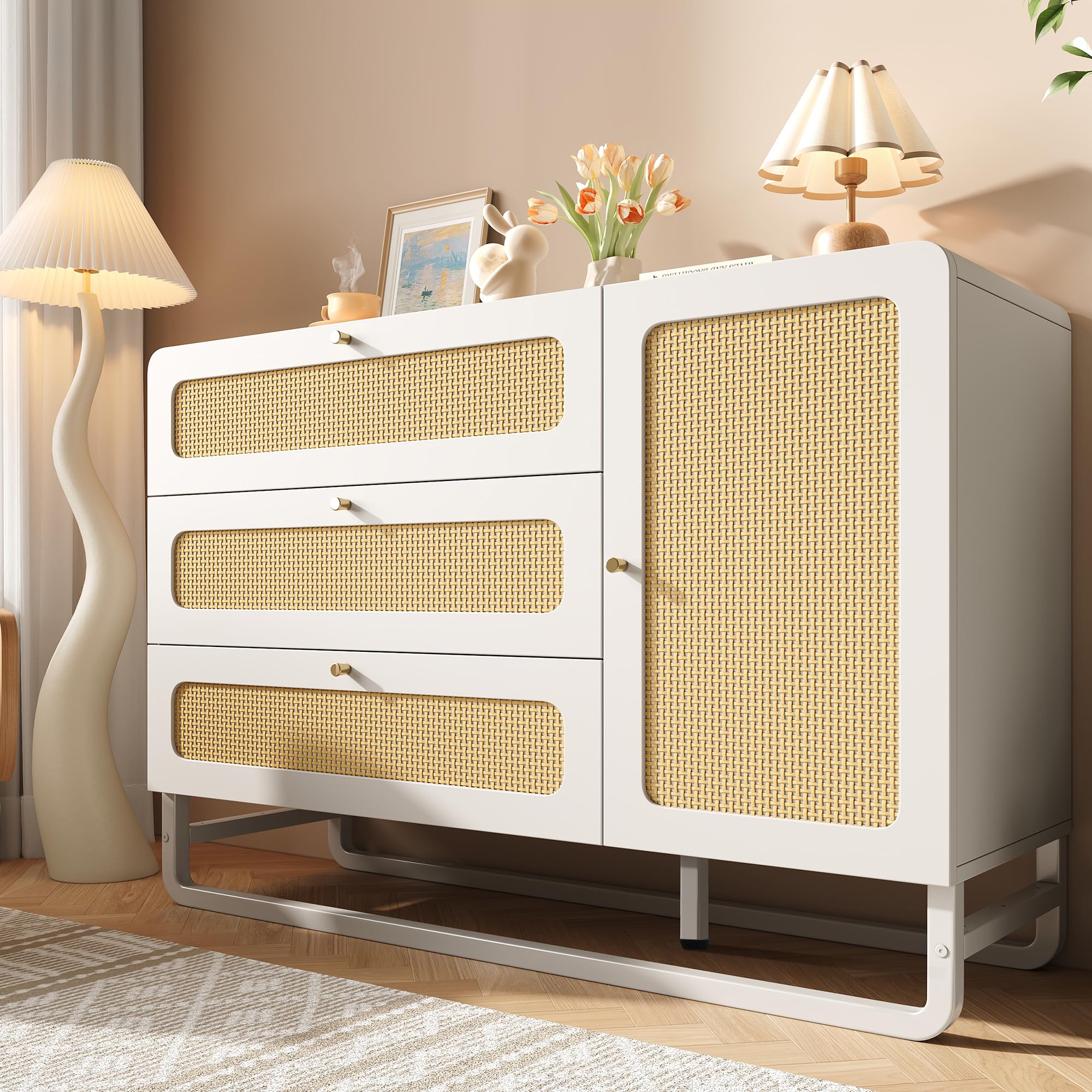 Merax Kommode Weiß mit 3 Schubladen und 1 Tür, Sideboard 120cm, Moderner Komodenschrank Schubladenschrank mit Rattan, Goldgriffen, Verstellbare Ablage, Metallbeinen, für Wohnzimmer, Schlafzimmer, Flur