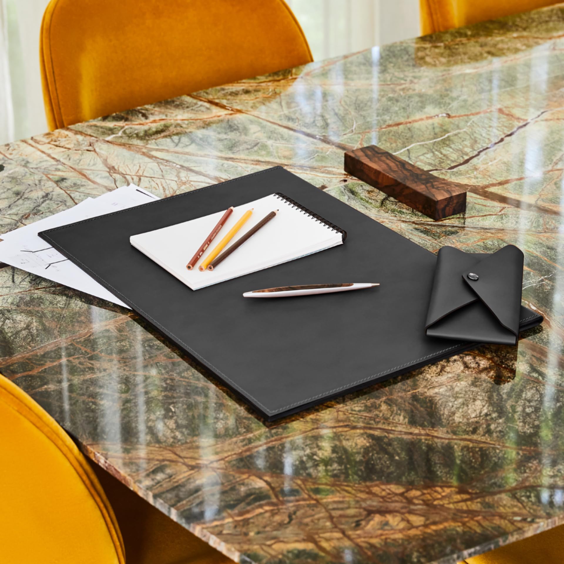 Eglooh - Gemini - Sottomano Scrivania Apribile in Cuoio Nero cm 50x35 - Sottomano Pieghevole con Struttura in Alluminio e Raffinate Cuciture Artigianali - Made in Italy