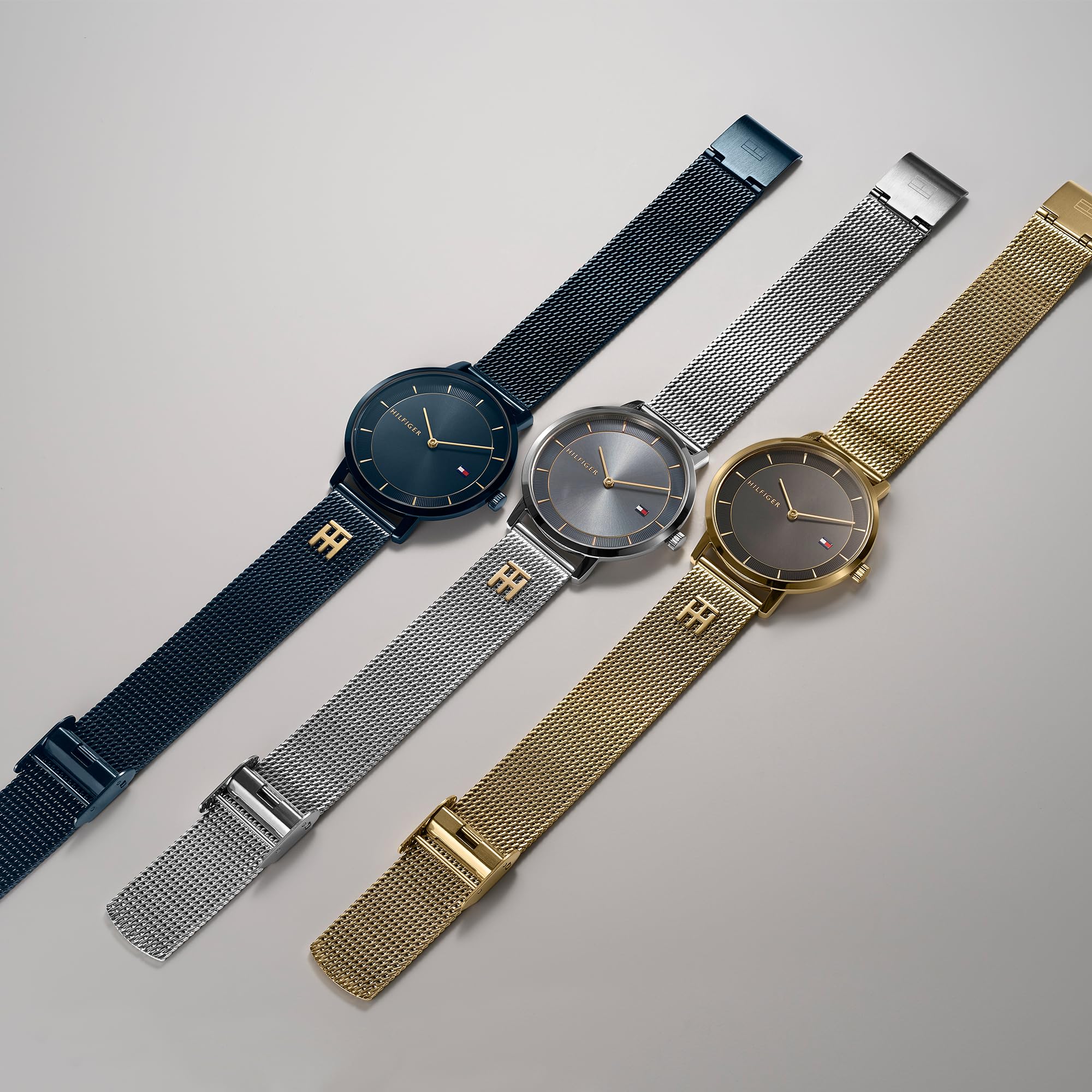 Tommy Hilfiger Orologio Analogico al Quarzo da Donna con Cinturino in Maglia Metallica in Acciaio Inossidabile - Disponibile in Argento, Oro, Oro Rosa o Blu Marino