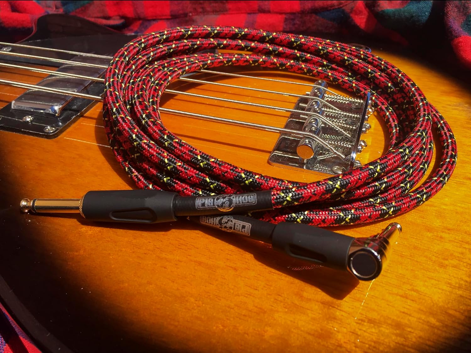 Pig Hog PCH20PLR Right-Angle 1/4" to 1/4" Tartan Plaid Guitar Instrument Cable, 20 Feet - Image 2