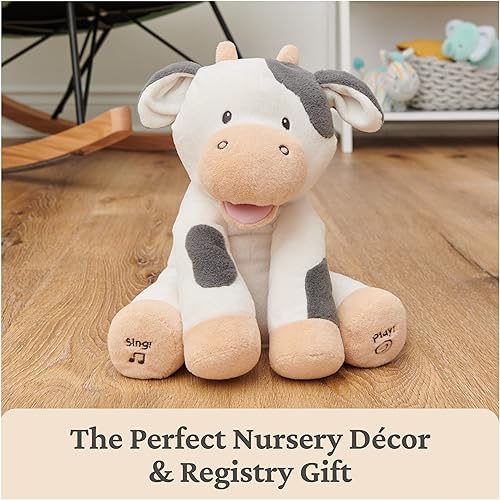 Miniatura 7 de Baby GUND Buttermilk the Cow Peluche Animado, Juguete Sensorial de Peluche Cantante, Canta Old MacDonald y Enseña Sonidos de Animales, CremaGris, 12"