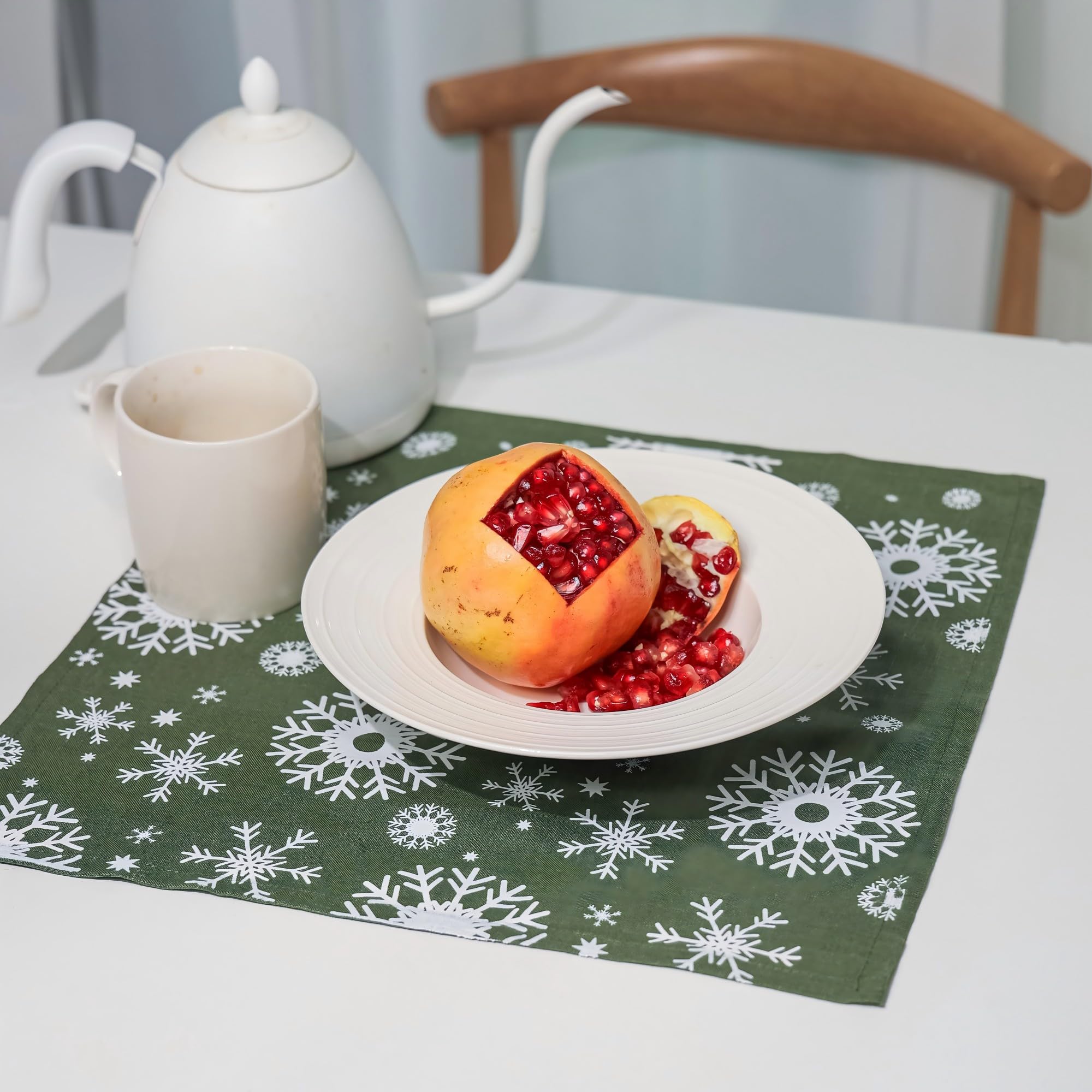 Linendo 100% Pure Linen Christmas Napkins 38 x 38 cm Snowflake Pattern, Set of 6 Pack - Image 2