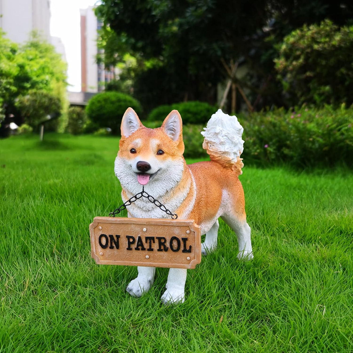Akita Statue Outdoor Decorations – Dog Statues Outdoor Standing Yellow Akita with Replaceable Solar Light & Welcome Sign for Porch Décor