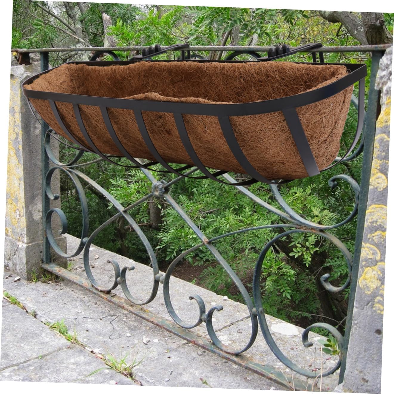 BESTonZON Wall-Mounted Coconut Palm Basket 24-inch Half-Round Iron Art Flower Pot for Balcony Garden Hanging Planter with Mesh Design