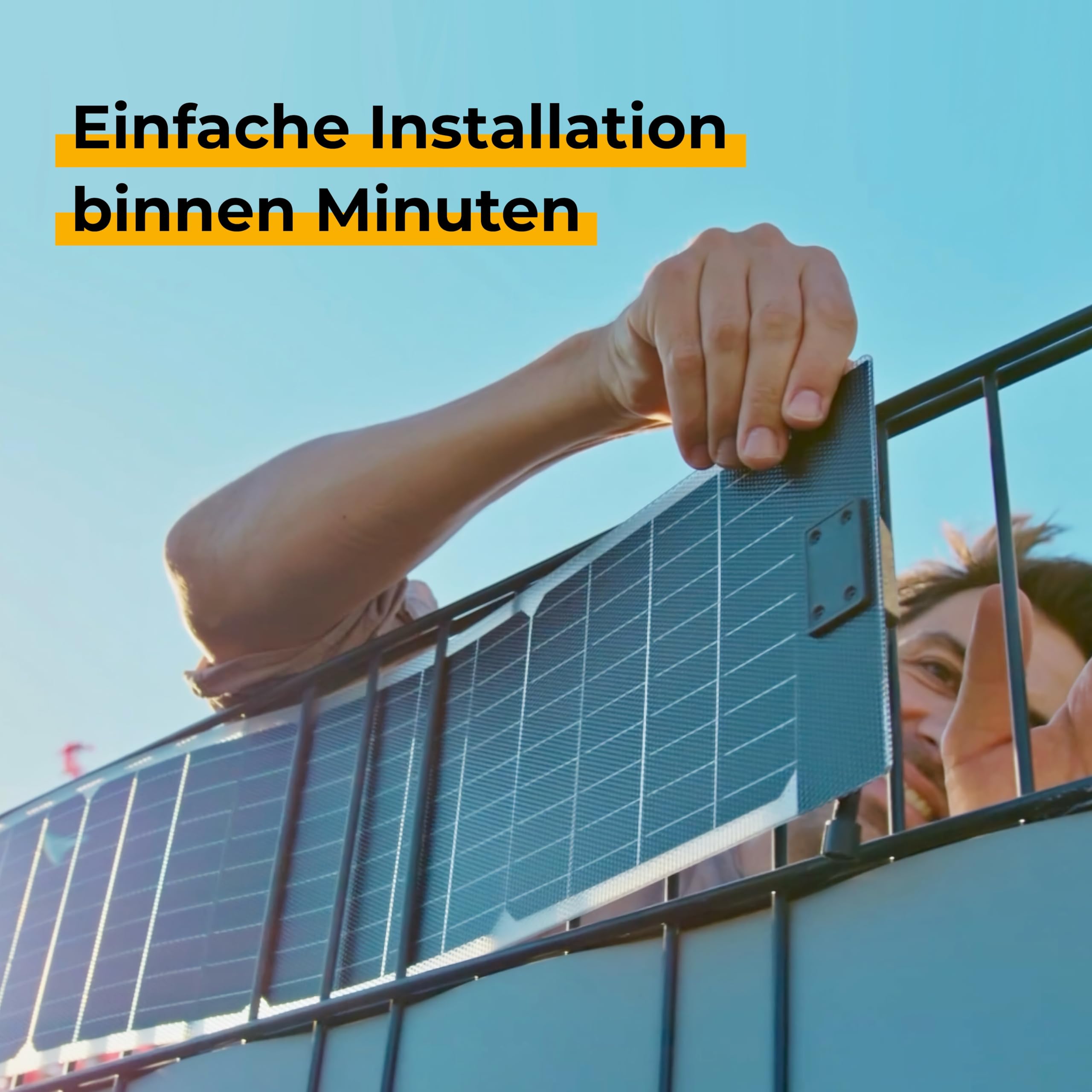 VERTICAL+ Zaun-Balkonkraftwerk 2,5m – bifaziale PV-Sichtschutzstreifen für Doppelstabmattenzaun, 468Wp, Komplettset mit Mikrowechselrichter 800W und 10m Schuko – steckerfertig, erweiterbar