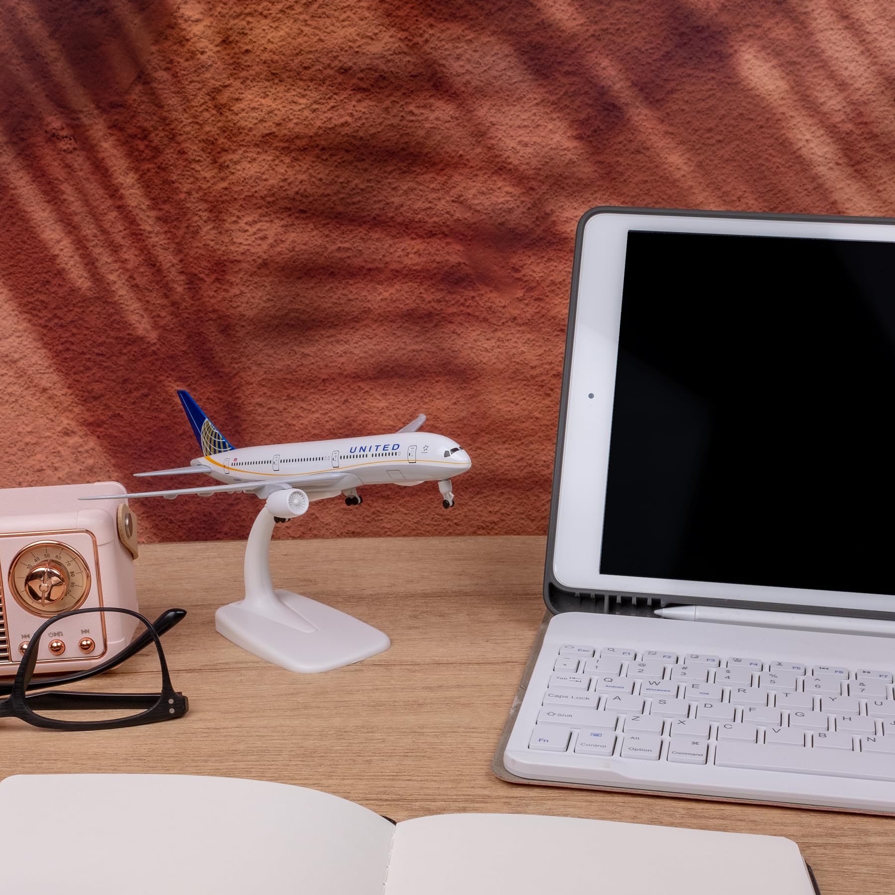 Bswath Airplane 1:300 Scale B787 Model Plane Metal Alloy for Gift and Decoration, White, 8 inches (L) x 7 inches (W) x 2 inches (H) - Image 3