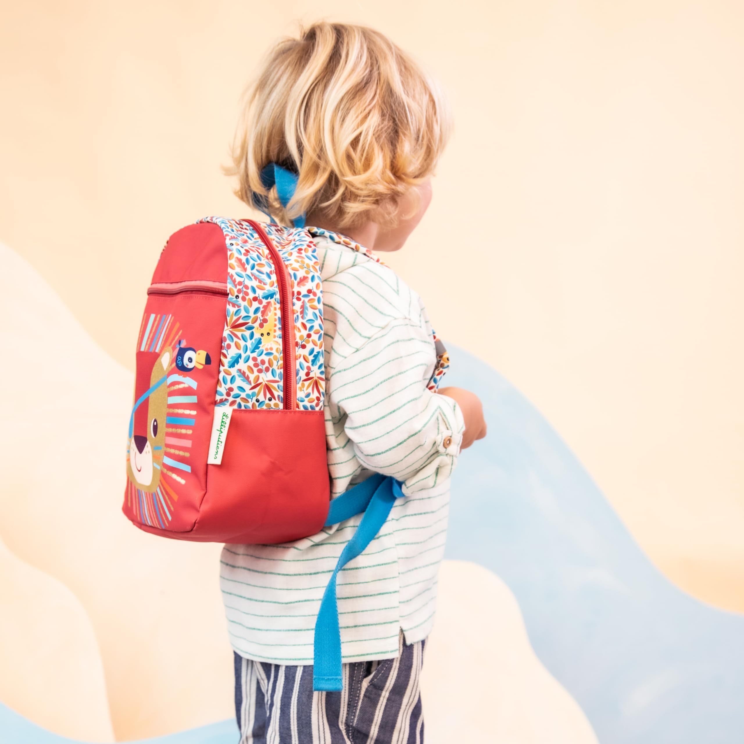 Lilliputiens - Mochila reciclada PET Jack el león - Mochila para niños con bolsillo grande, correas ajustables y cinturón - Resistente al agua, ideal para la escuela y salidas - Desde 2 años - 84478