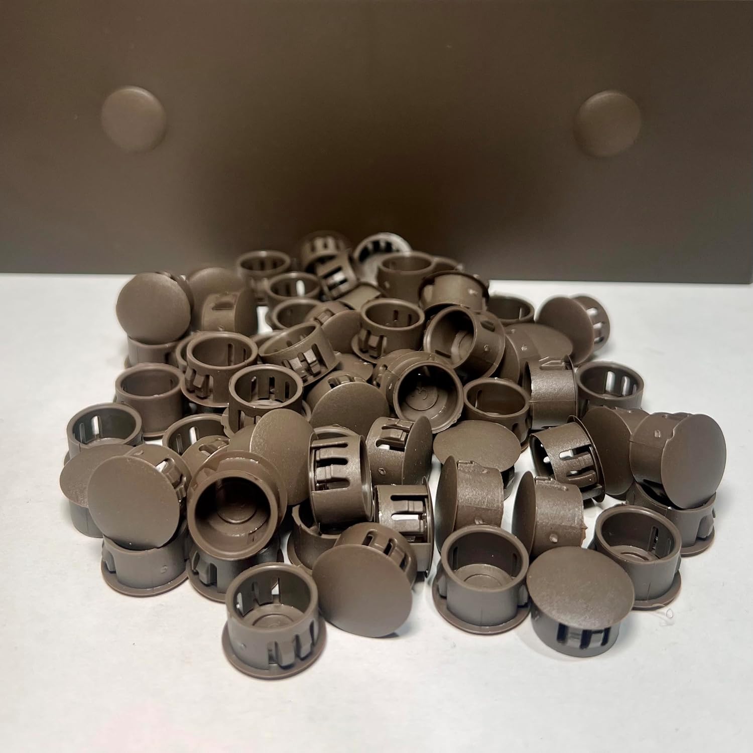5/8 Inch Plastic Plug, Aluminum Patio Cover Replacement Plugs | 50 Pack (Mojave Tan/Maplewood)
