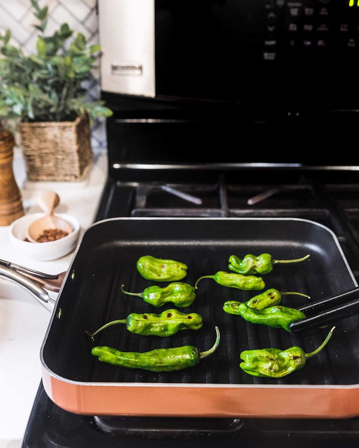 Gotham Steel Nonstick Grill Pan for Stovetops with Grill Sear Ridges, Drains Grease, Ultra Durable Coating, Metal Utensil Safe, Stay Cool Stainless-Steel Handle, Oven & Dishwasher Safe, 100% PFOA Free: Home & Kitchen