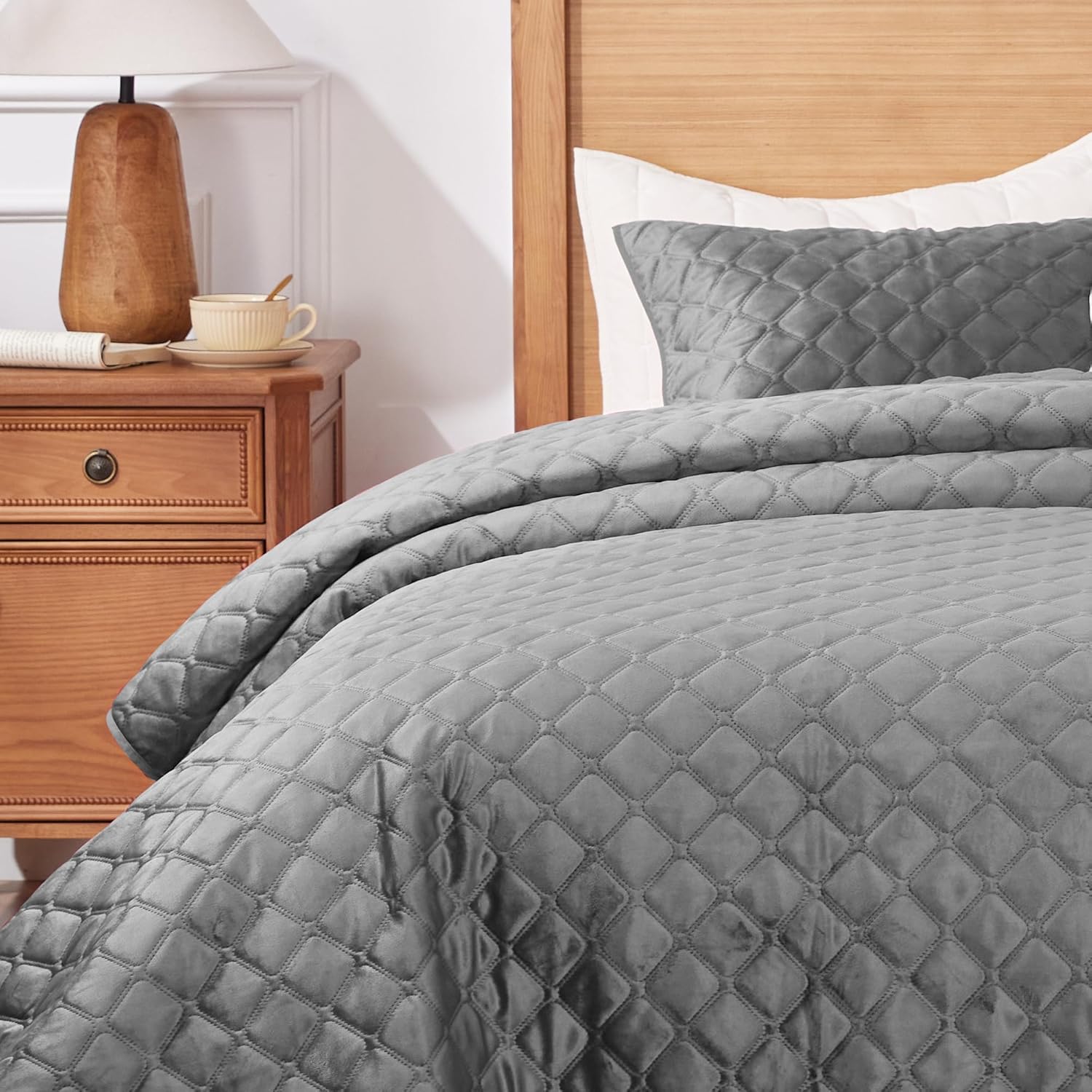 Sophia & William 3 Pcs Quilt Set with Pillowcases, Lightweight Bedspread, Queen Size Bedding Set, Silver Gray