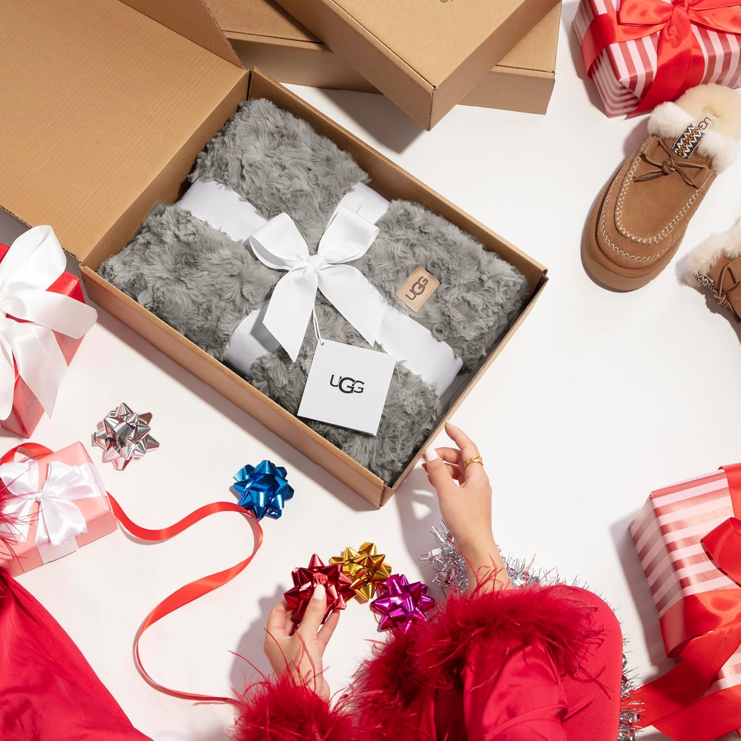 UGG Adalee Faux Fur Throw Blanket Luxury Lightweight Cozy Soft Throw for Couch Bed or Chair Hypoallergenic Machine Washable Double-Sided Fluffy Blanket Home Decor, 50-inch x 70-inch, Seal Grey